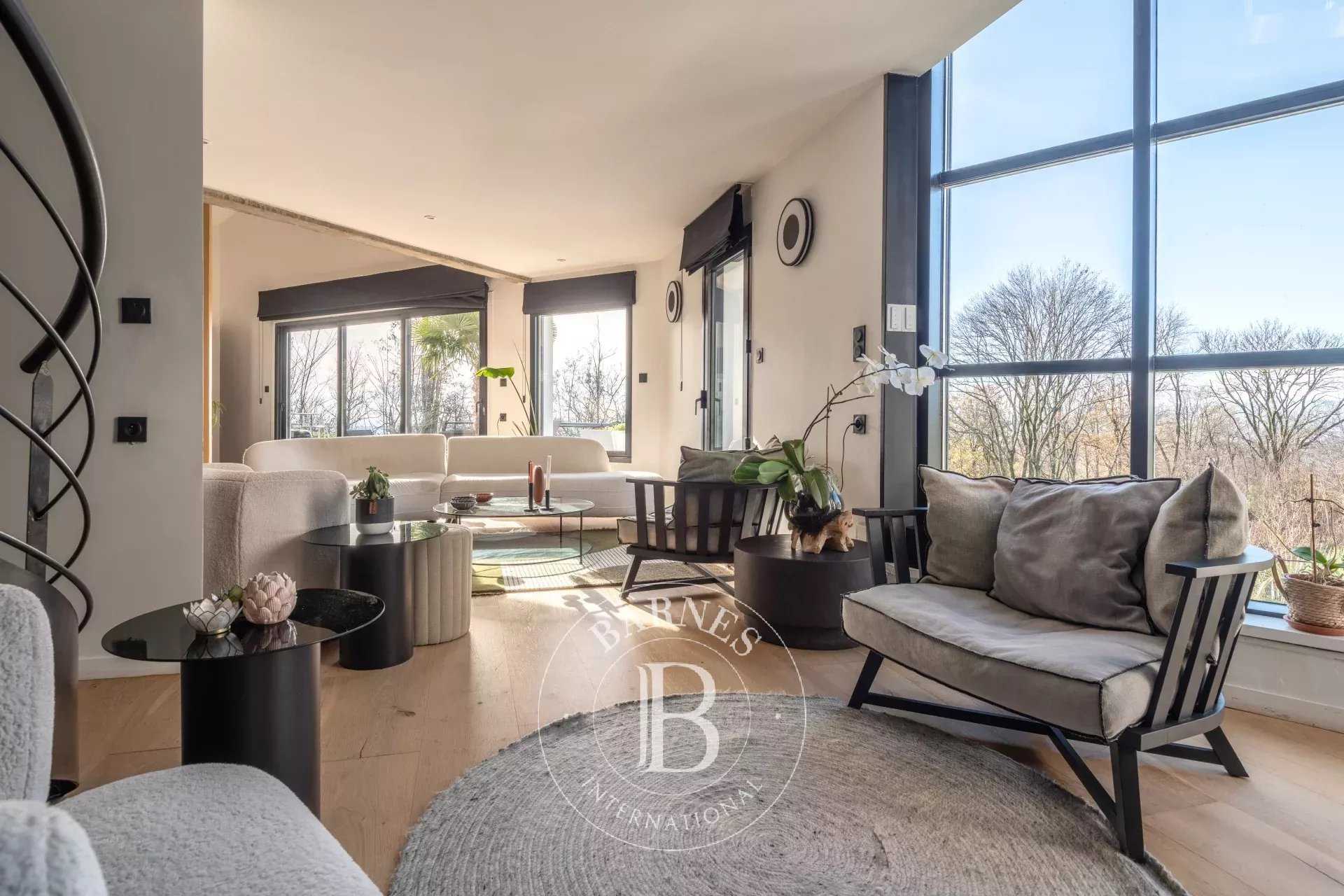 Limonest  - Property 5 Bedrooms