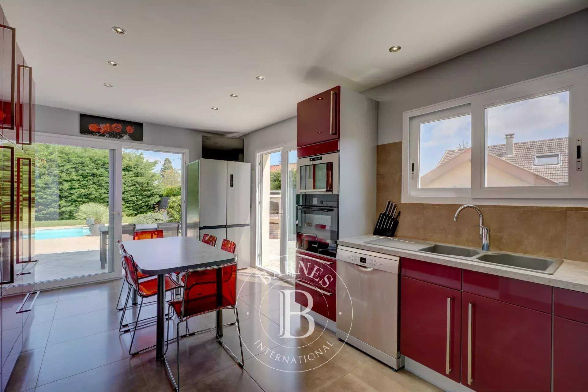 Craponne  - House 5 Bedrooms