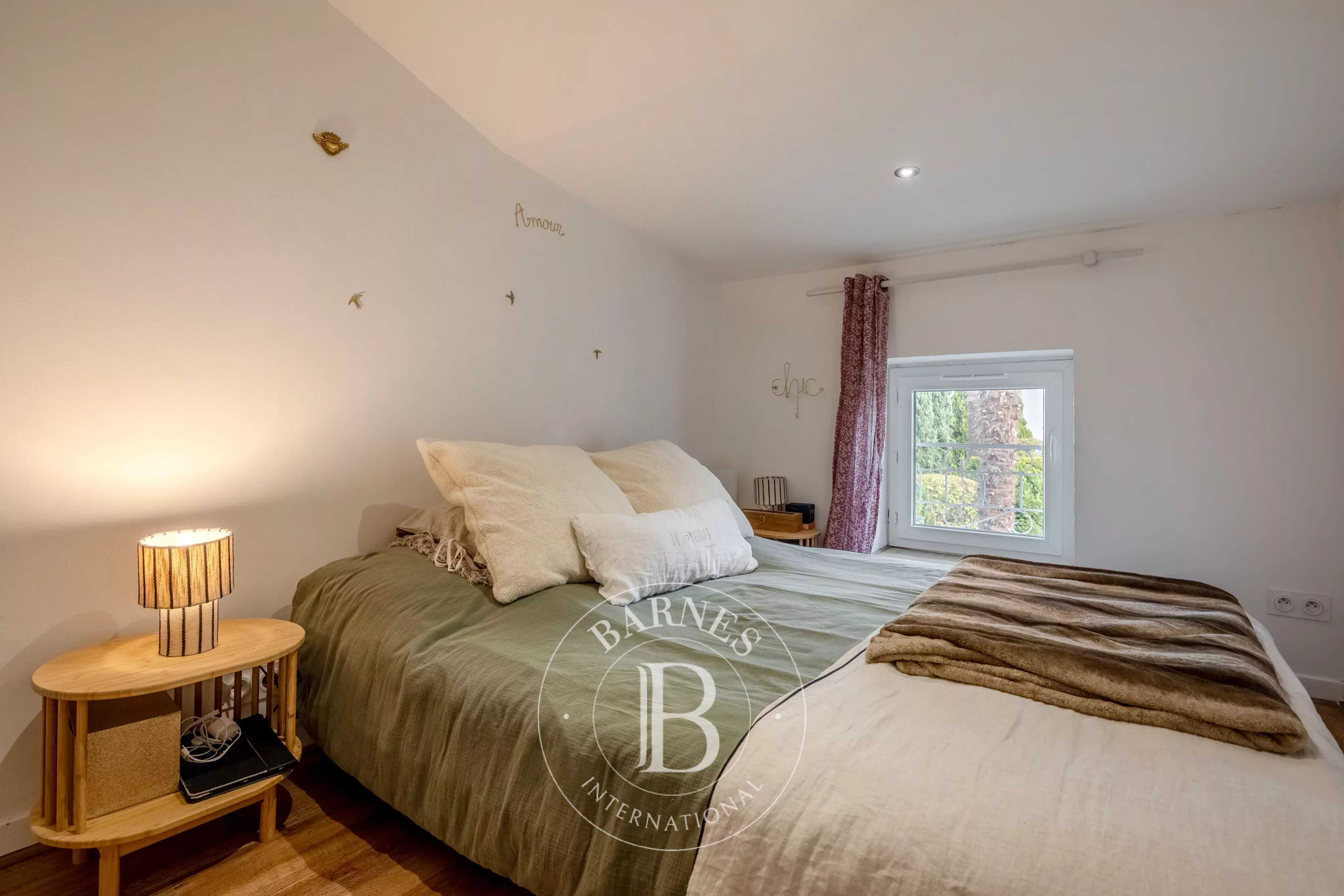 Collonges-au-Mont-d'Or  - Appartement 3 Pi&egrave;ces 2 Chambres