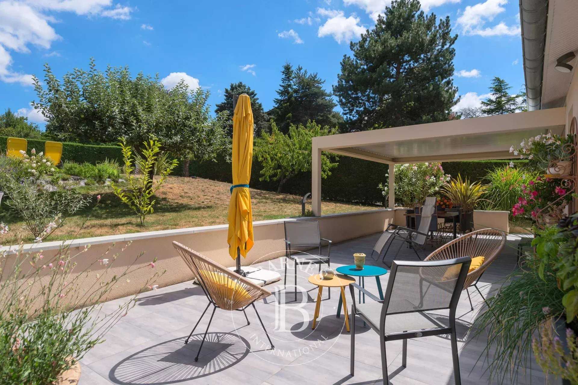 Brindas  - House 6 Bedrooms