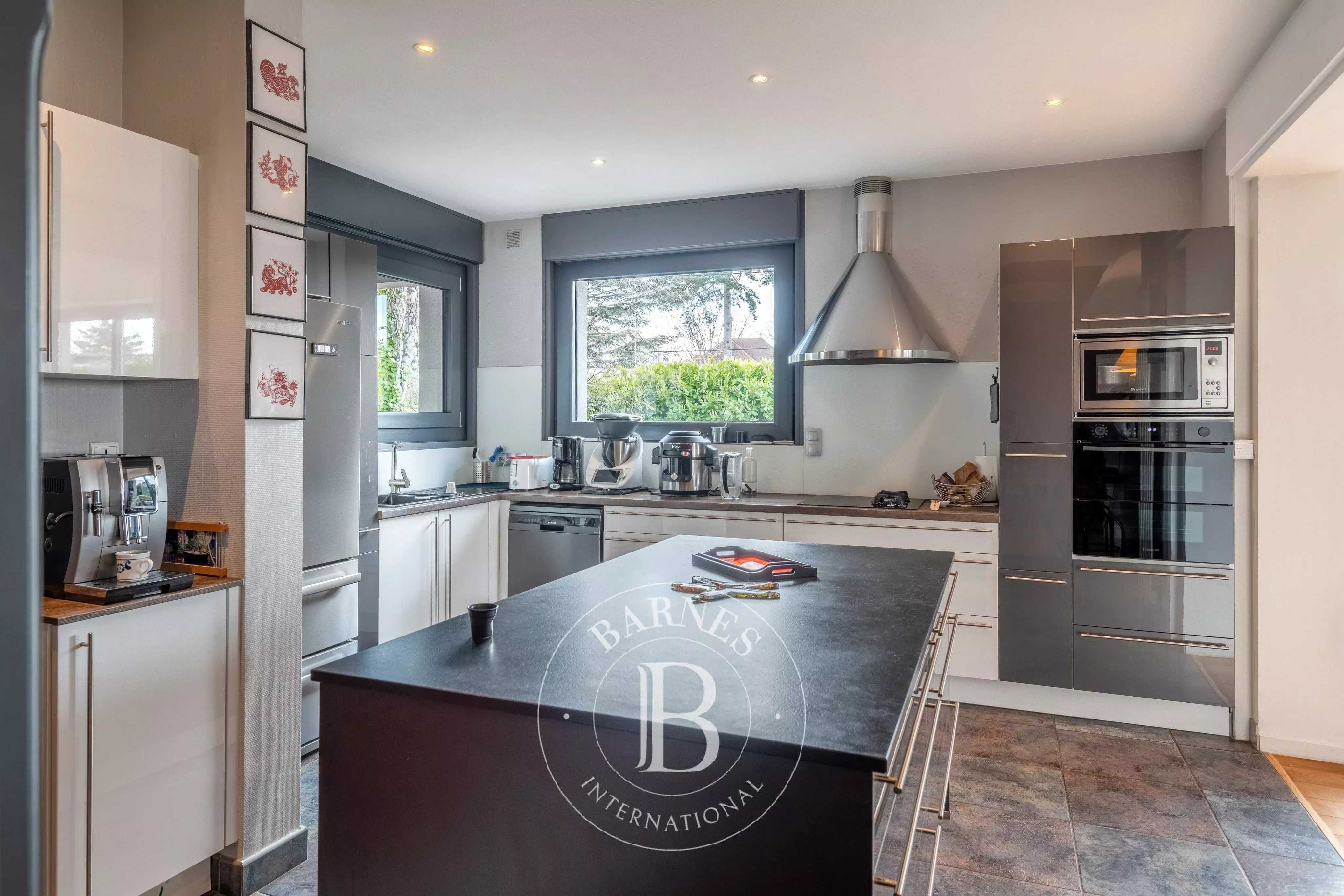 Saint-Didier-au-Mont-d'Or  - Maison 10 Pi&egrave;ces 4 Chambres