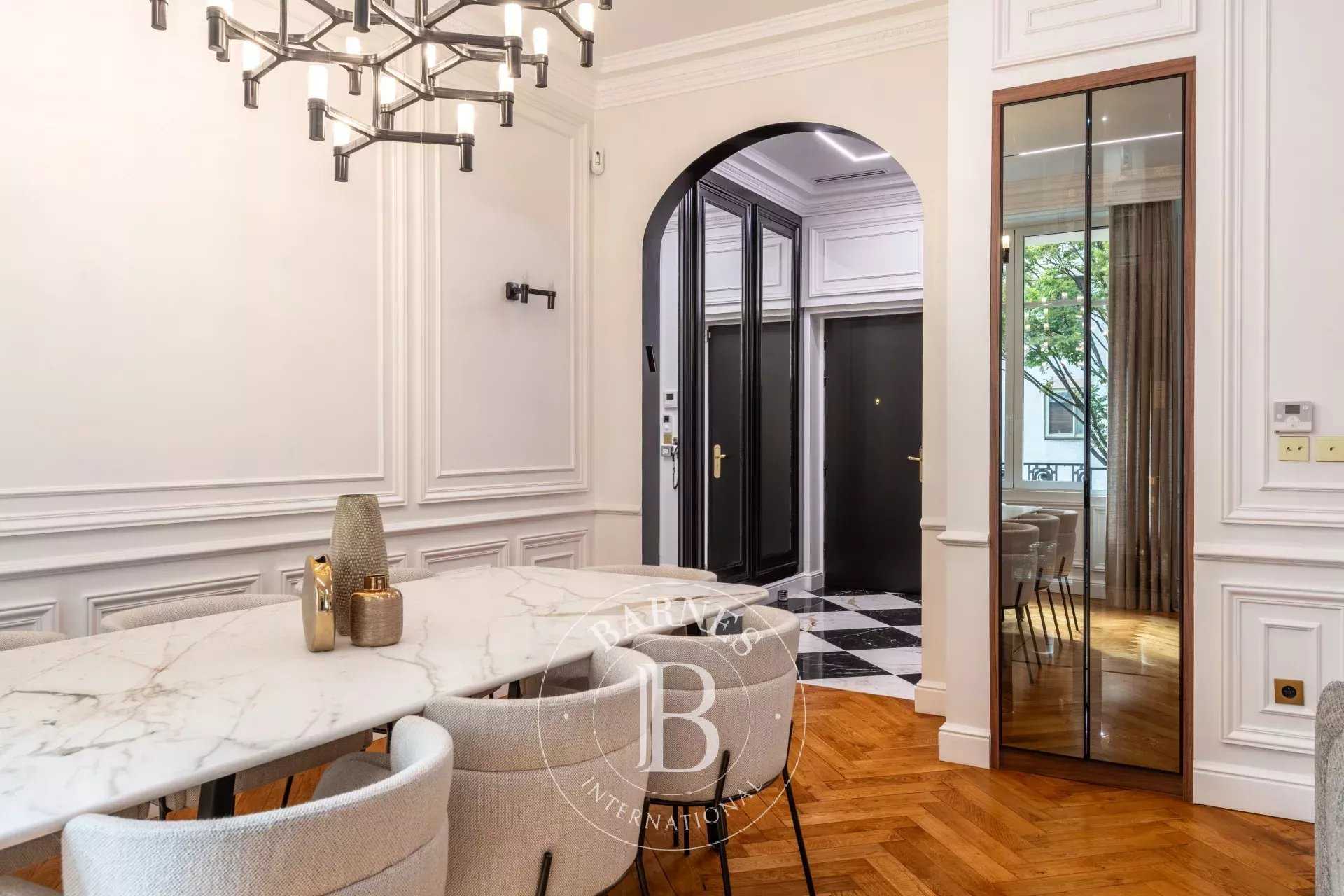 Lyon  - Apartment 3 Bedrooms