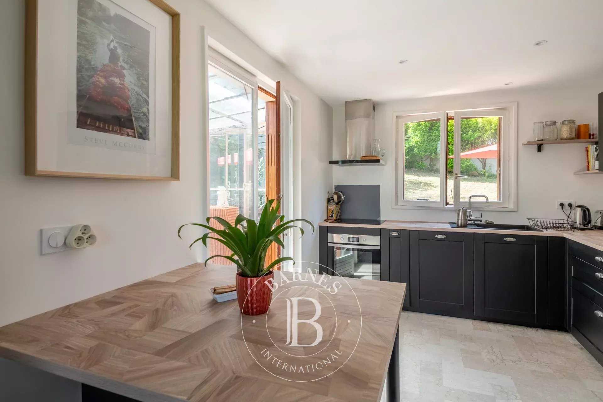 Saint-Romain-au-Mont-d'Or  - Maison 10 Pi&egrave;ces 4 Chambres