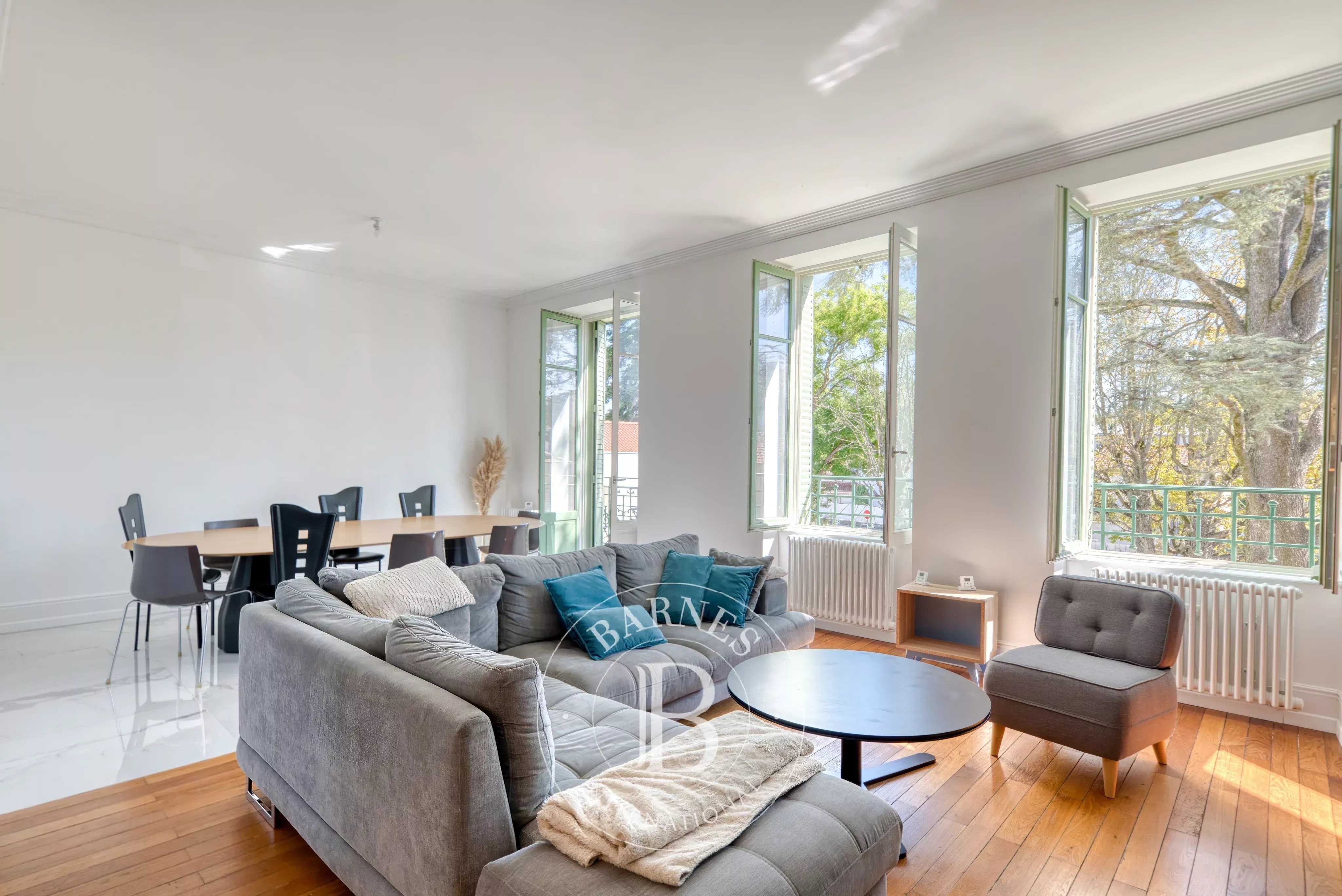 Bron  - Appartement 5 Pi&egrave;ces 4 Chambres