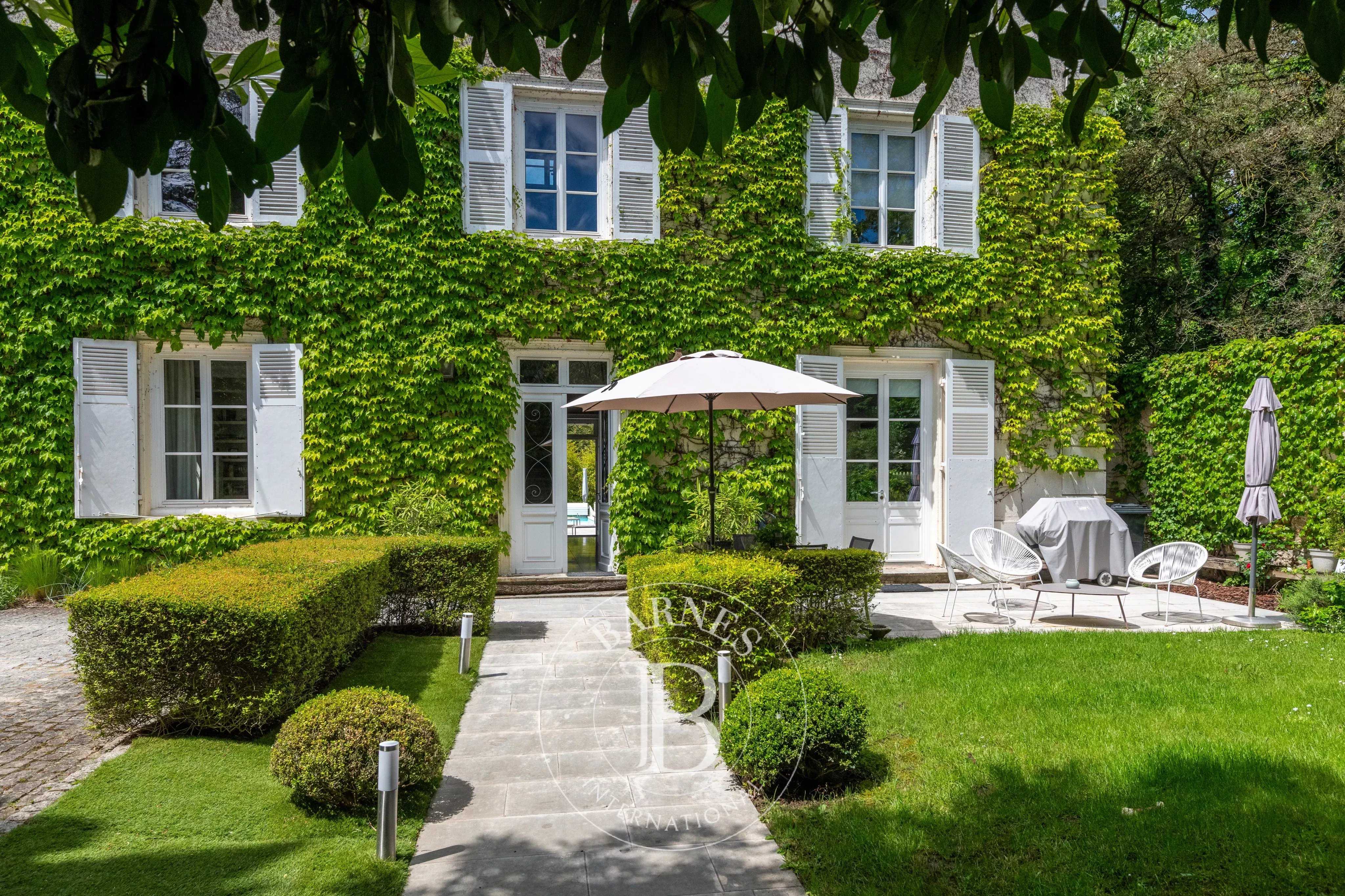 Écully  - Maison 8 Pi&egrave;ces 5 Chambres
