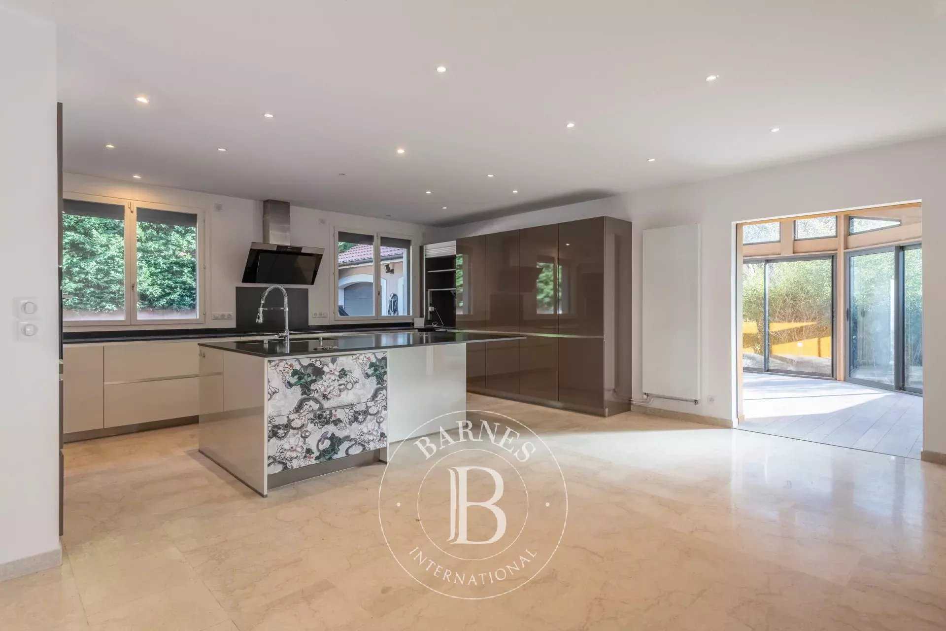 Écully  - House 4 Bedrooms