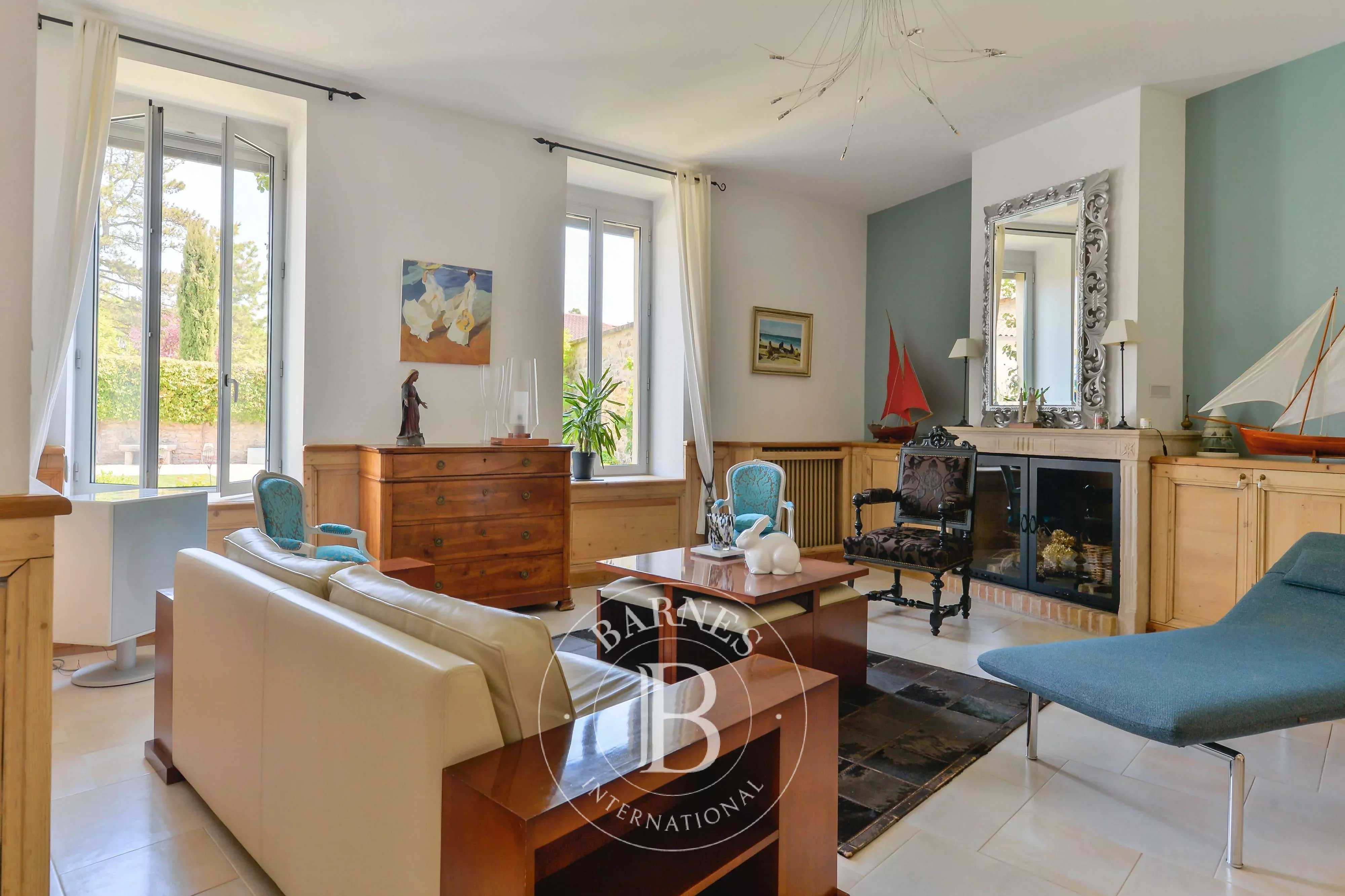 Dardilly  - Maison 9 Pi&egrave;ces