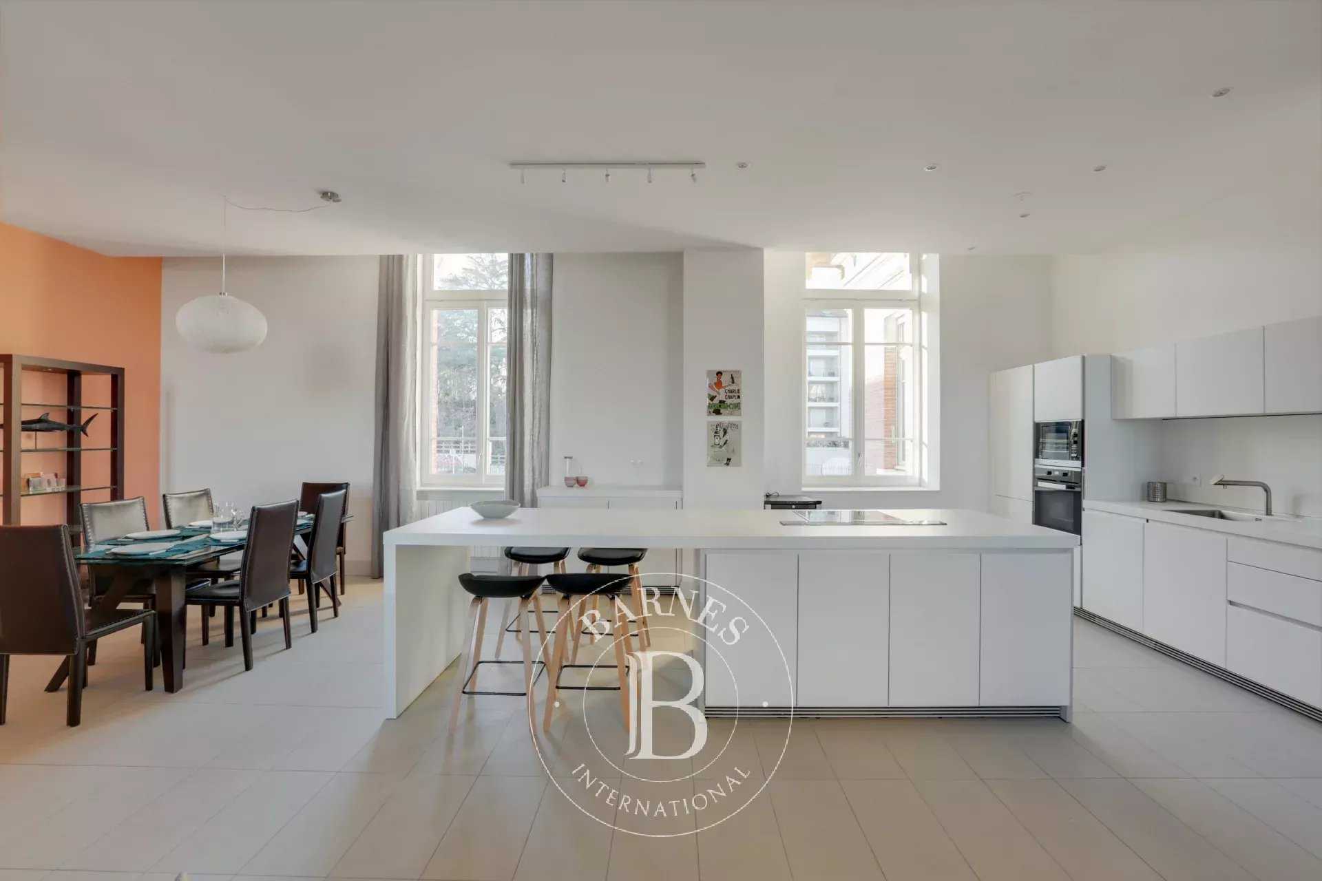 Lyon  - Appartement 6 Pi&egrave;ces 5 Chambres