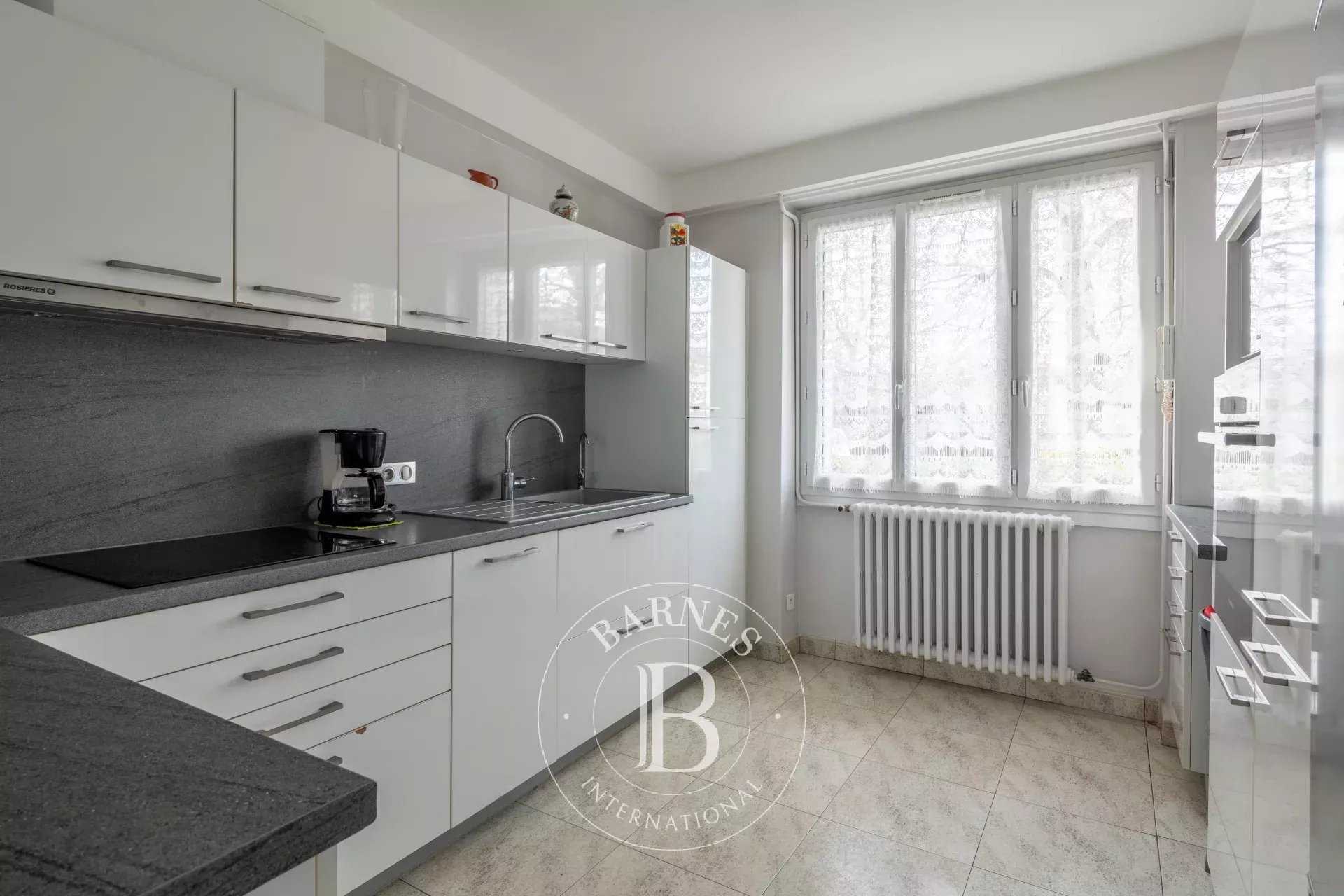 Feyzin  - Maison 10 Pi&egrave;ces