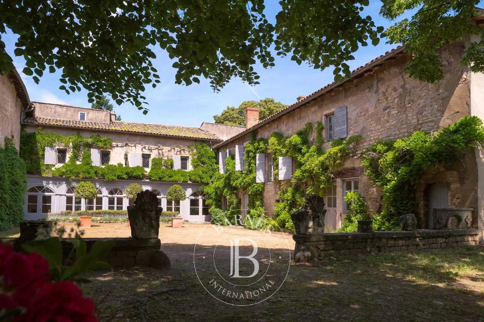 Maison Saint-Bernard