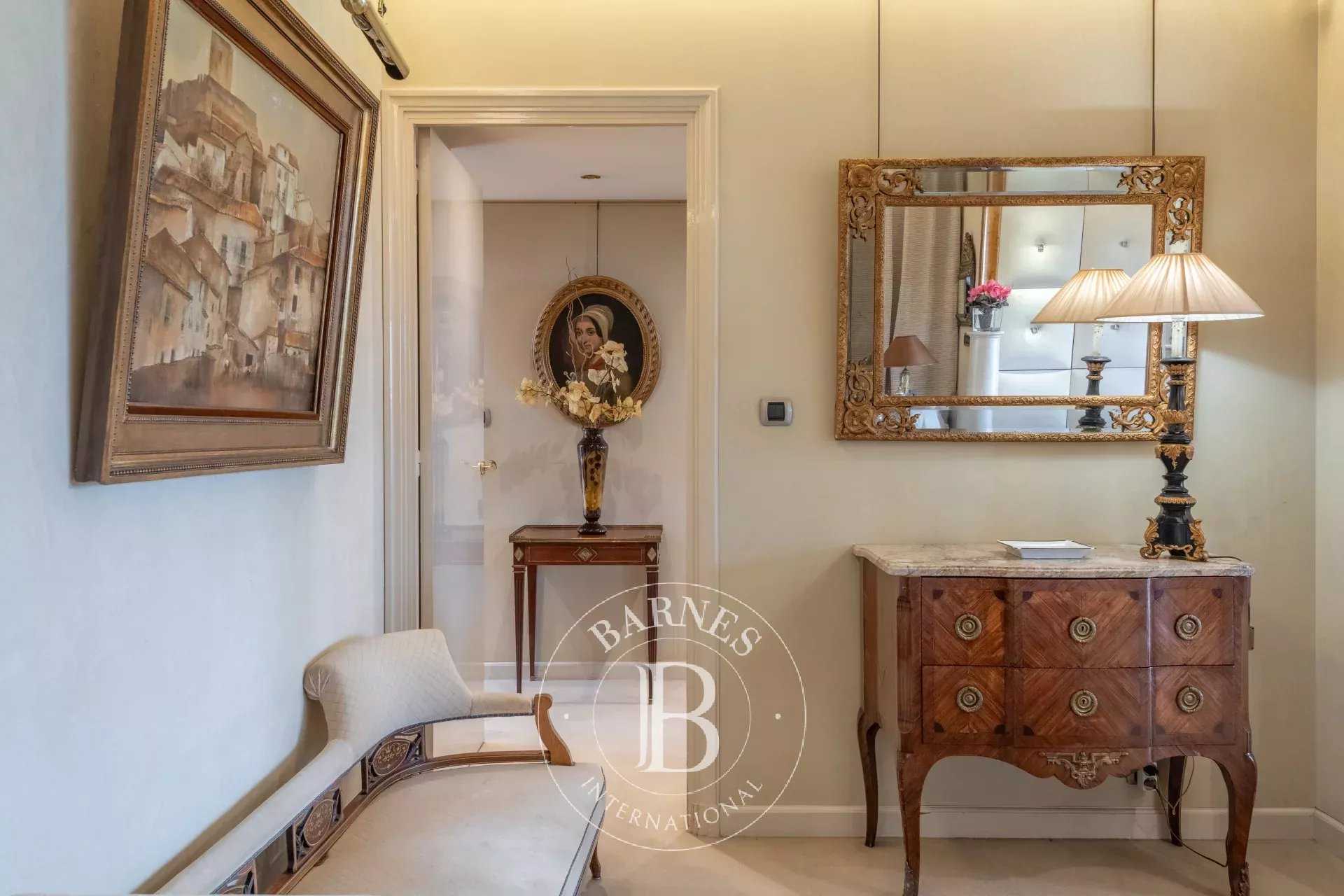 Lyon  - Apartment 3 Bedrooms