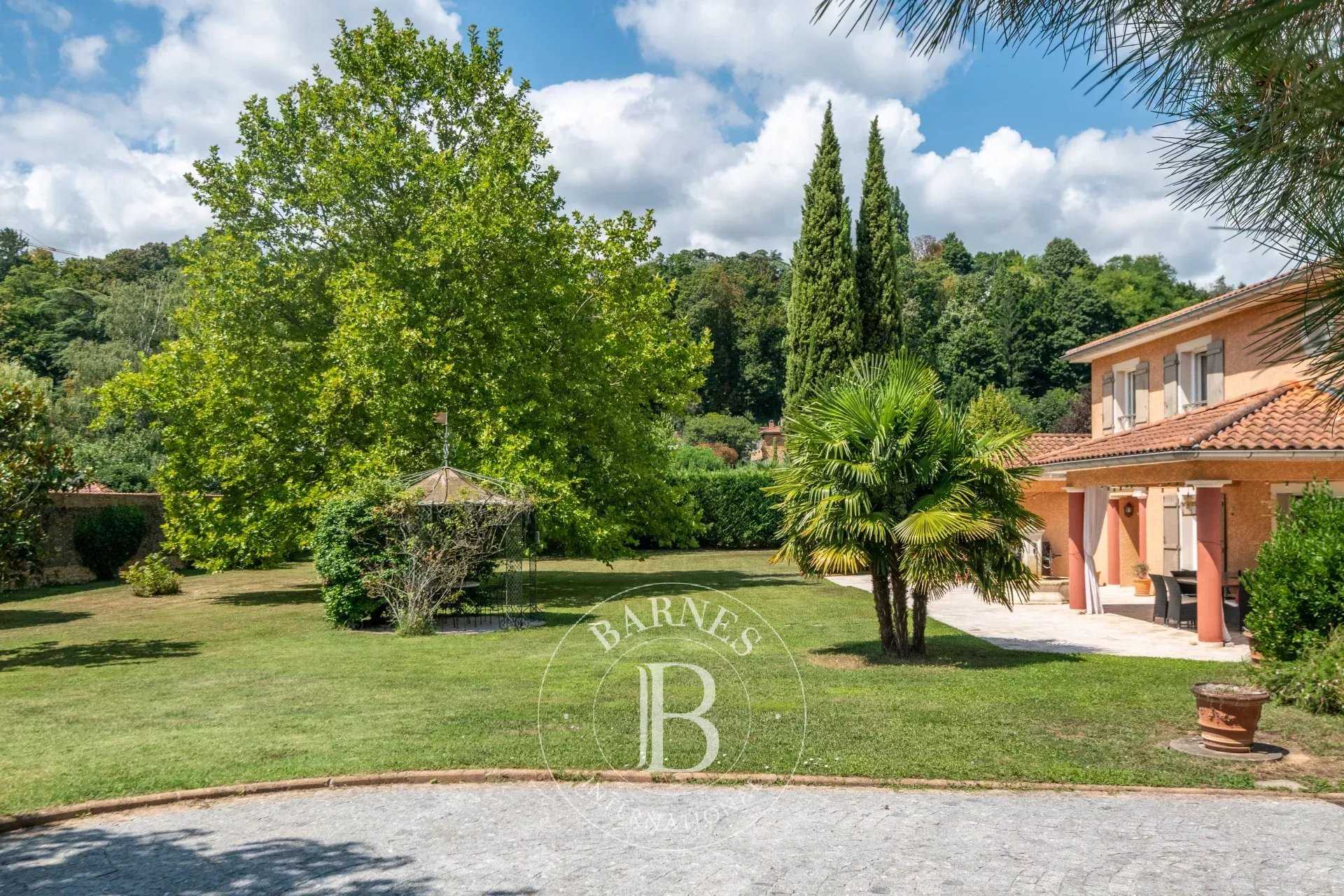 Collonges-au-Mont-d'Or  - Maison 7 Pi&egrave;ces 5 Chambres