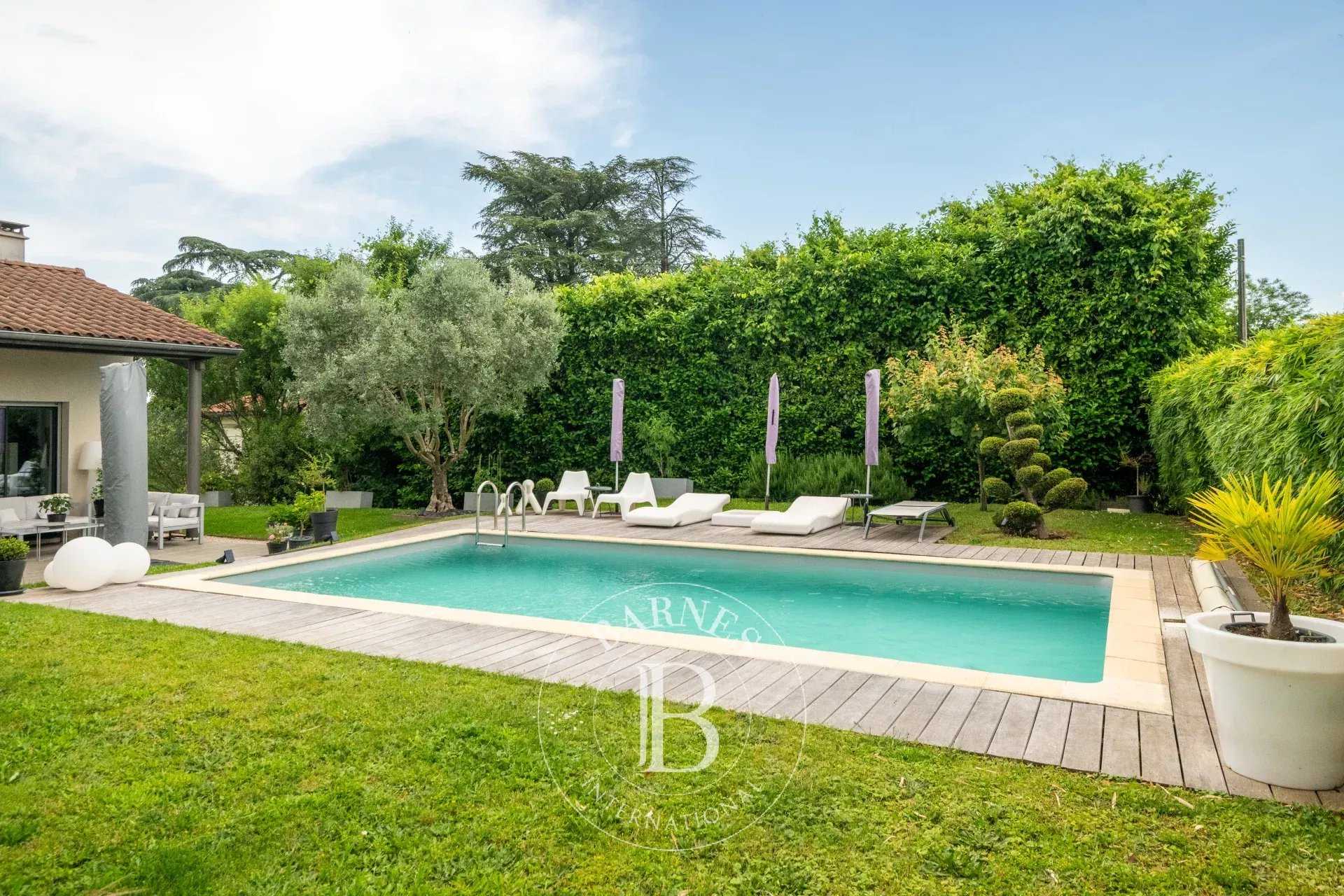 Collonges-au-Mont-d'Or  - House 4 Bedrooms