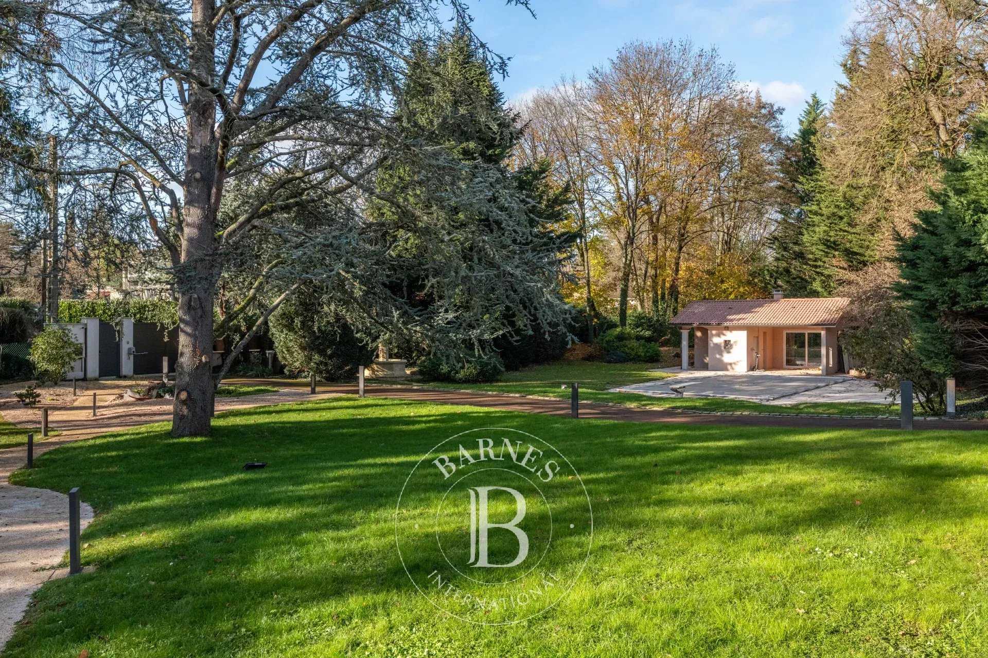 Écully  - House 4 Bedrooms