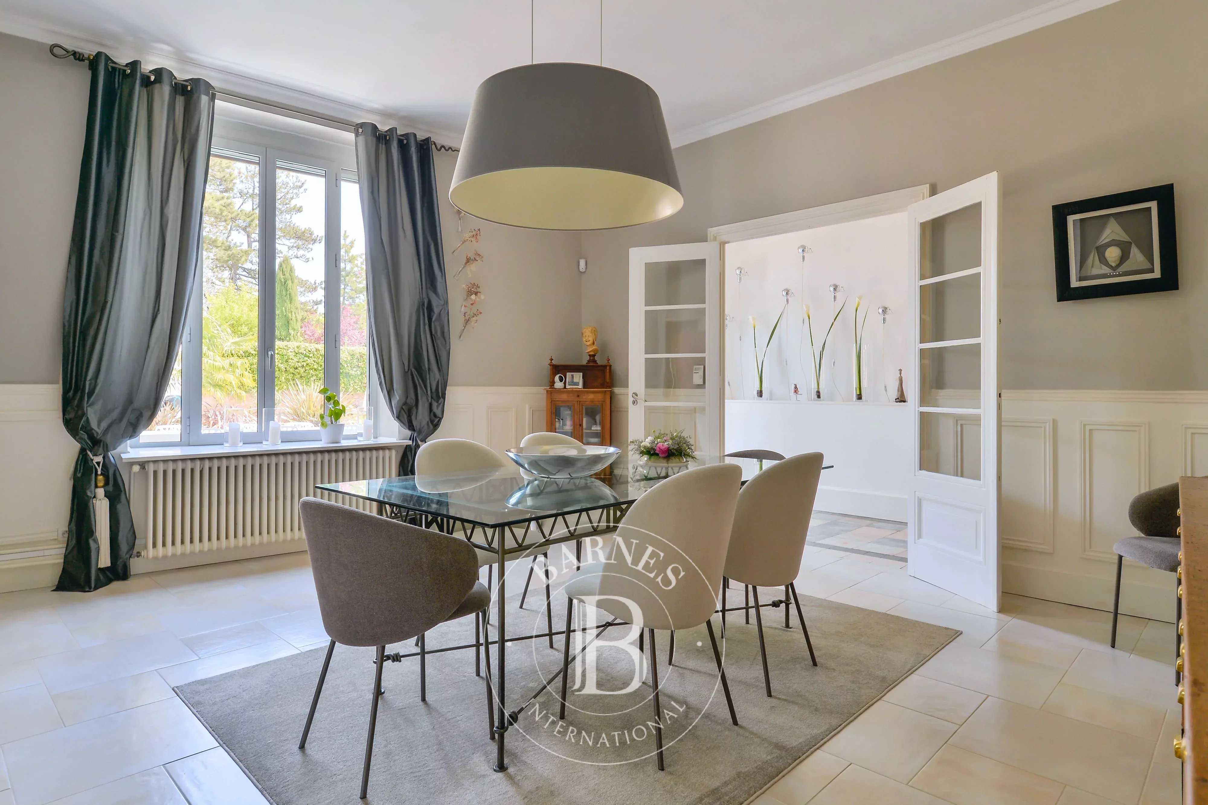 Dardilly  - Maison 9 Pi&egrave;ces