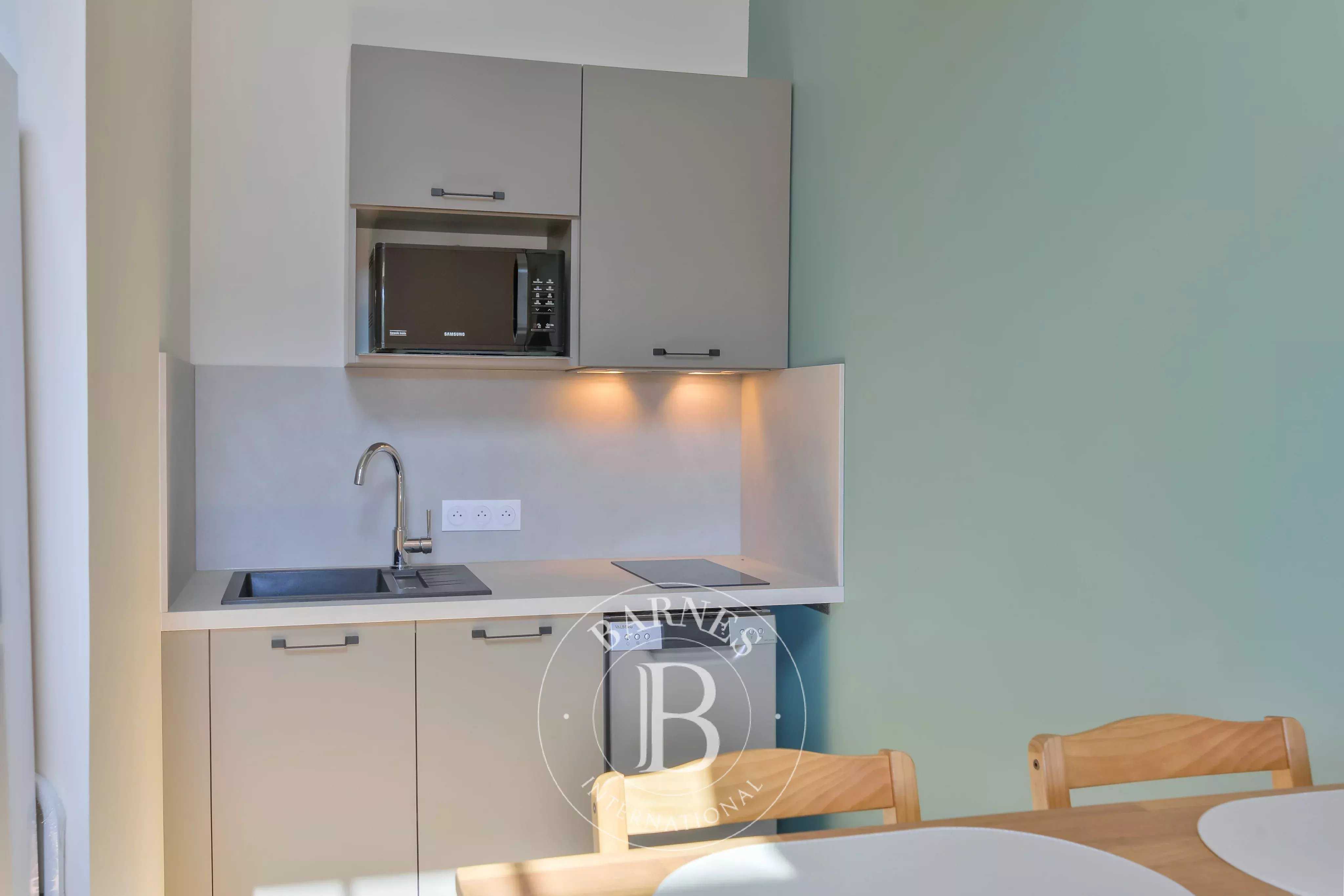 Charbonnières-les-Bains  - Appartement 2 Pi&egrave;ces, 1 Chambre