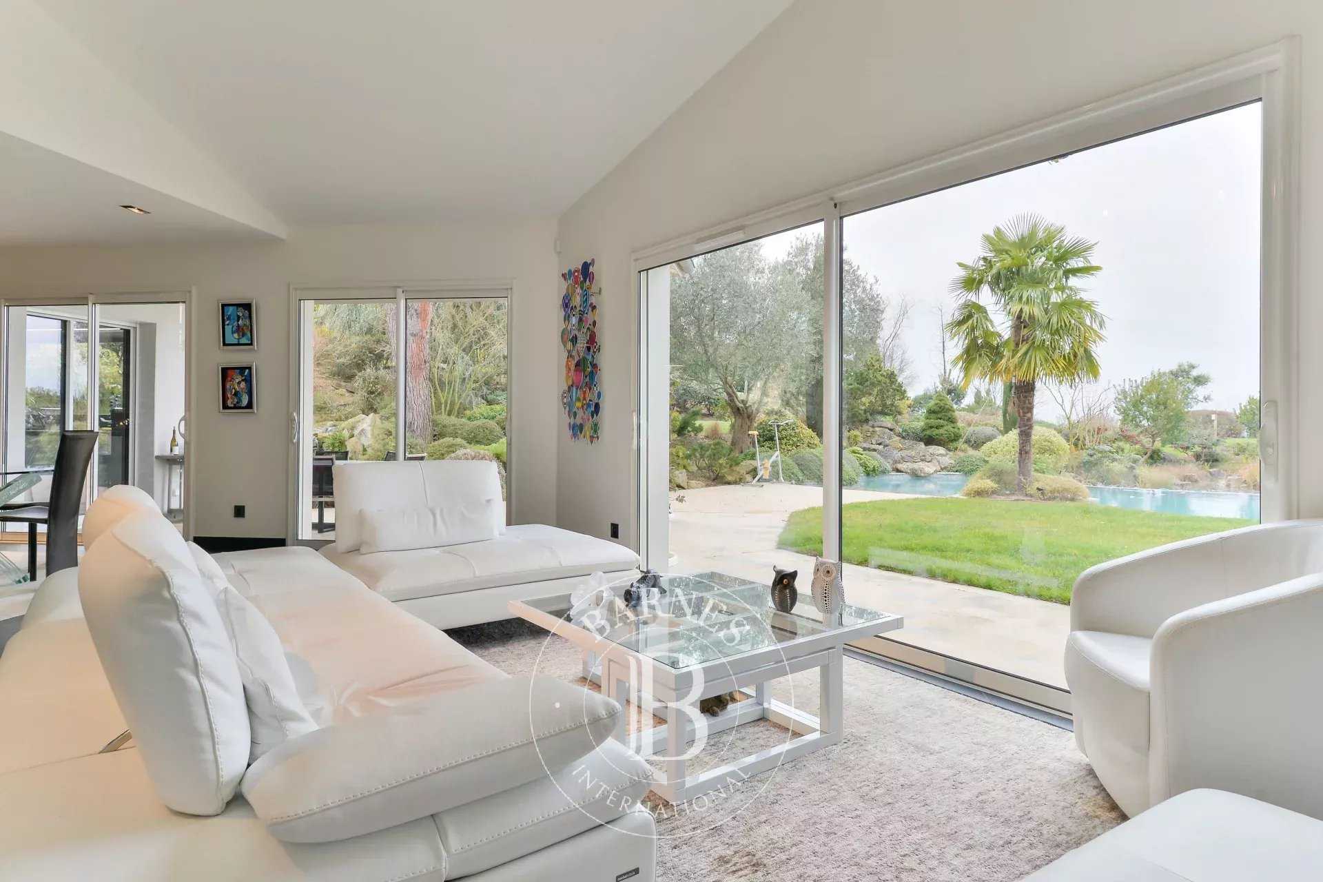 Simandres  - Maison 8 Pi&egrave;ces 3 Chambres