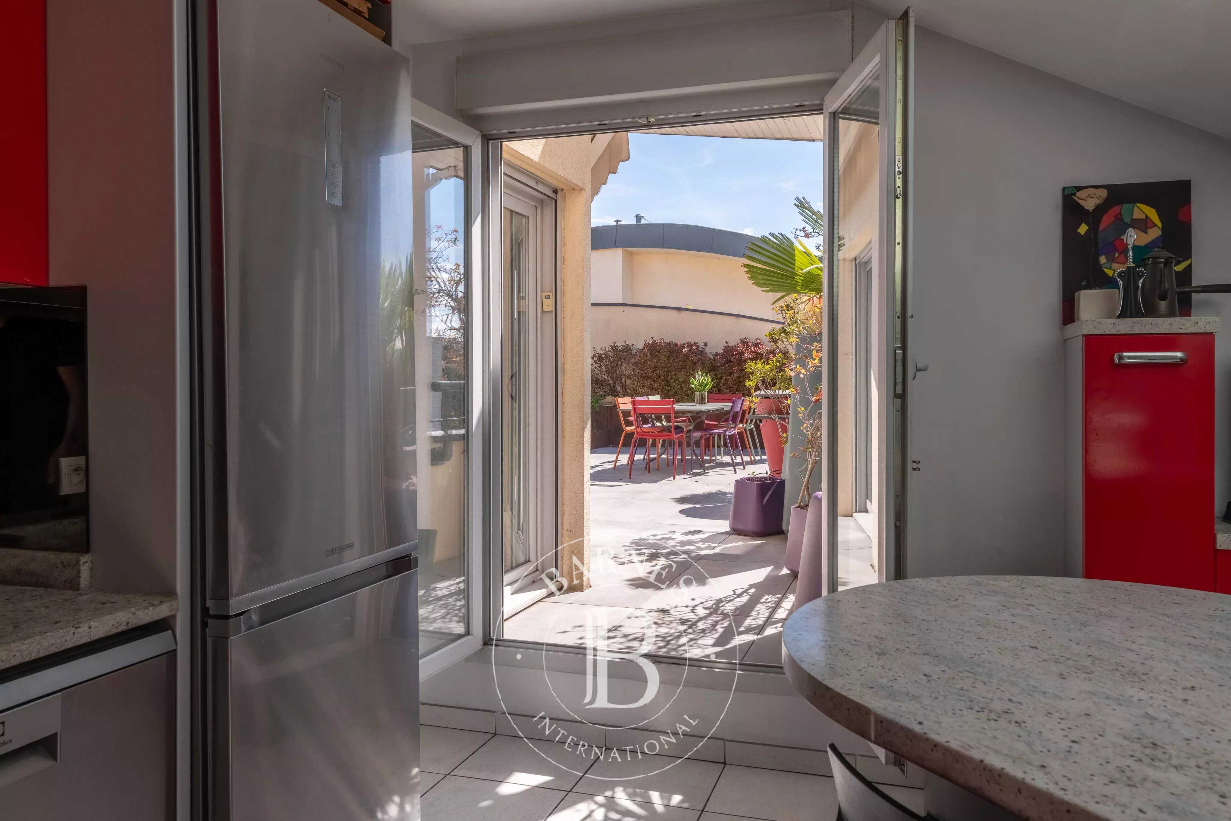 Caluire-et-Cuire  - Appartement 6 Pi&egrave;ces 5 Chambres