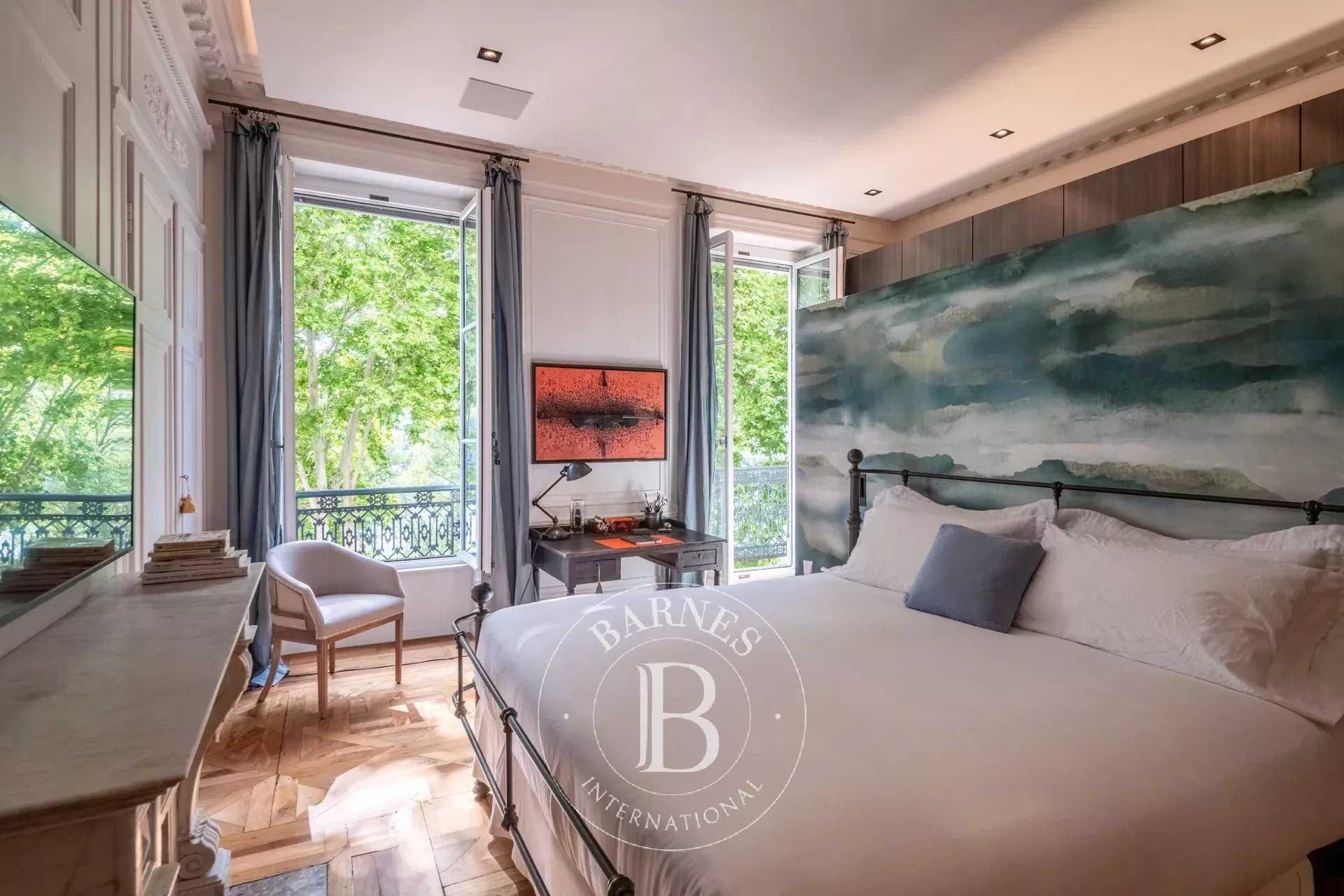 Lyon  - Apartment 3 Bedrooms