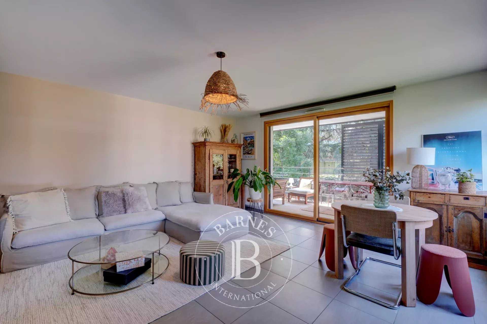 Lyon  - Apartment 3 Bedrooms