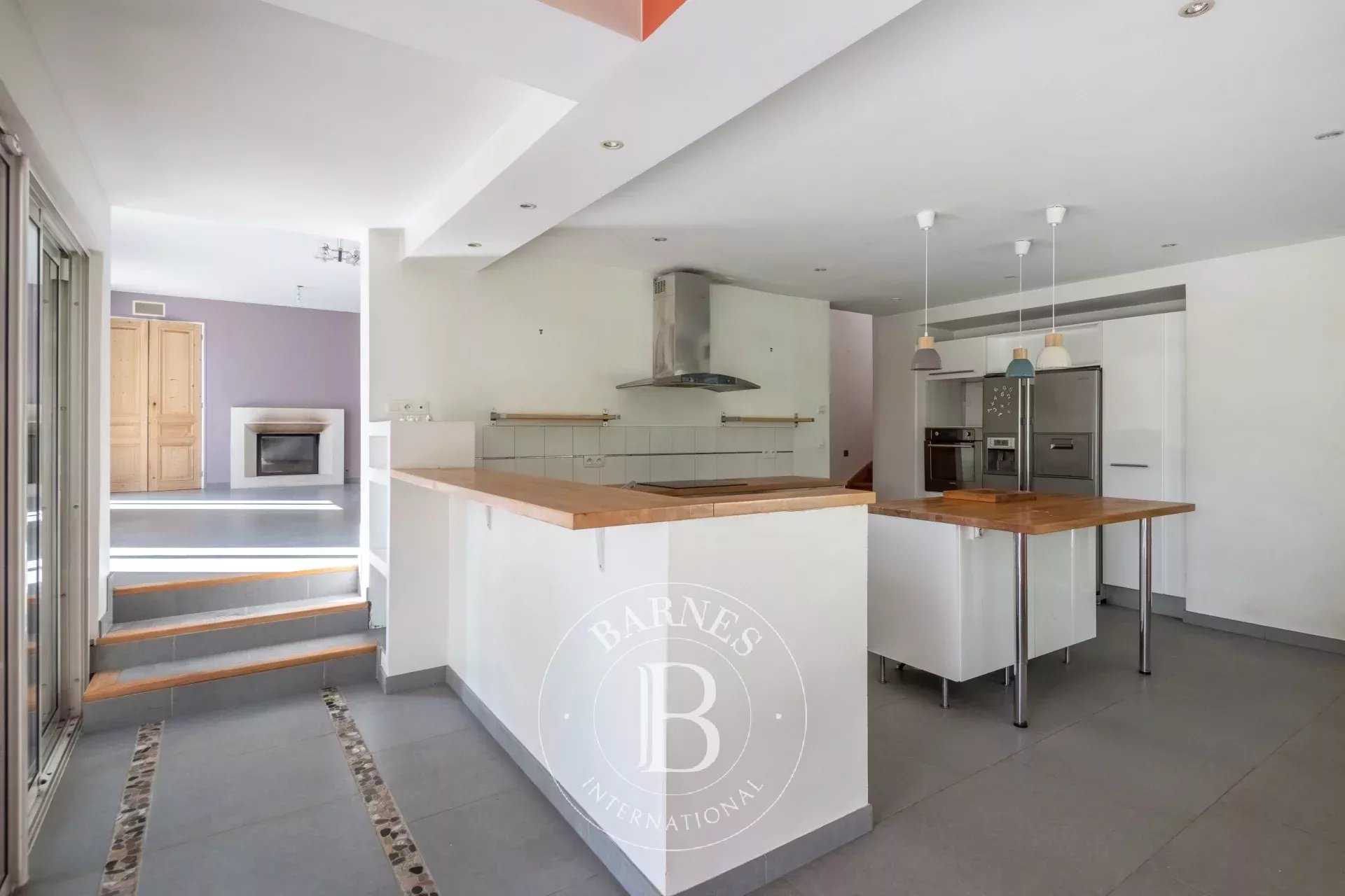 Écully  - Maison 7 Pi&egrave;ces 4 Chambres