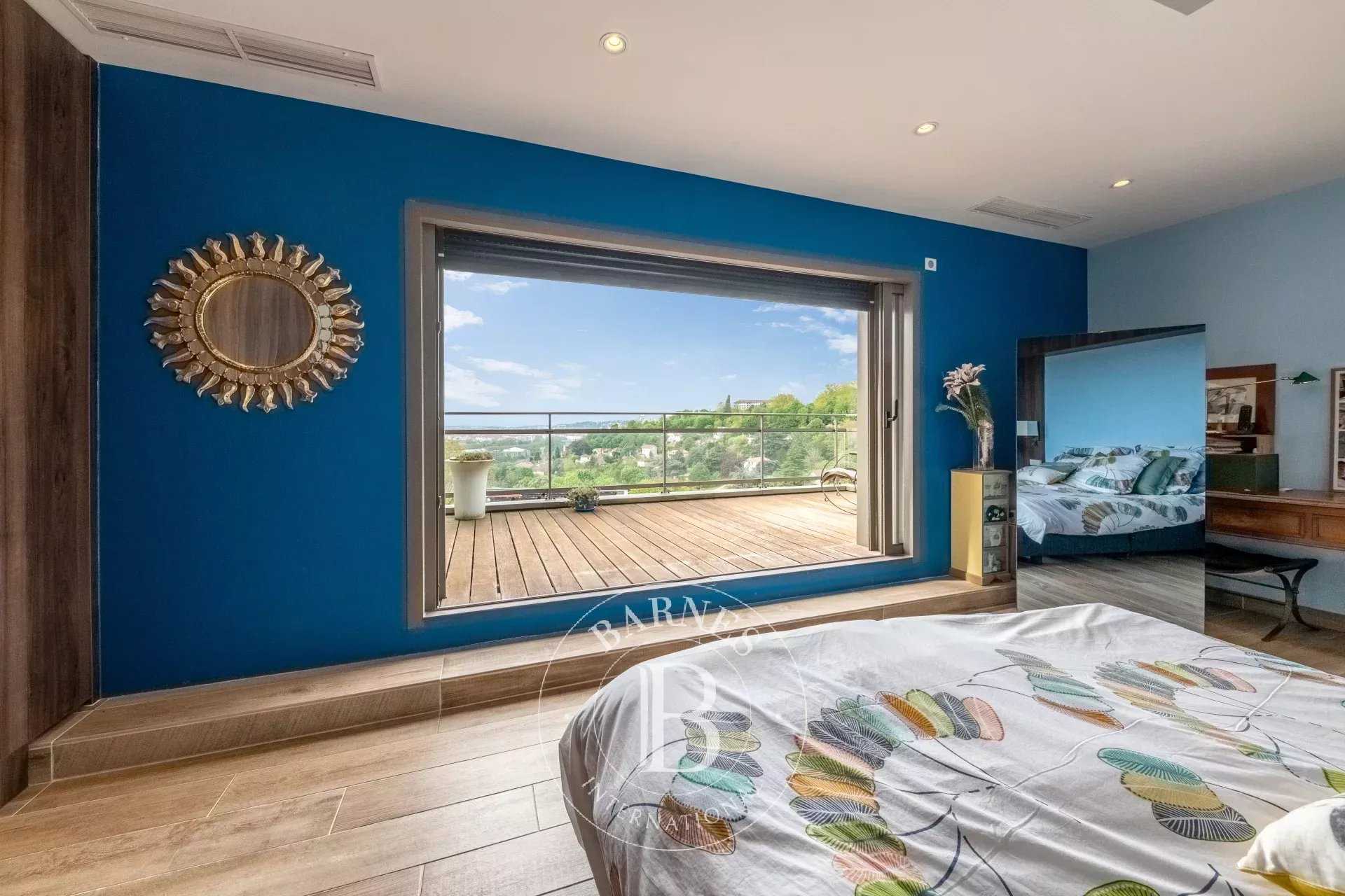 Caluire-et-Cuire  - Apartment 4 Bedrooms