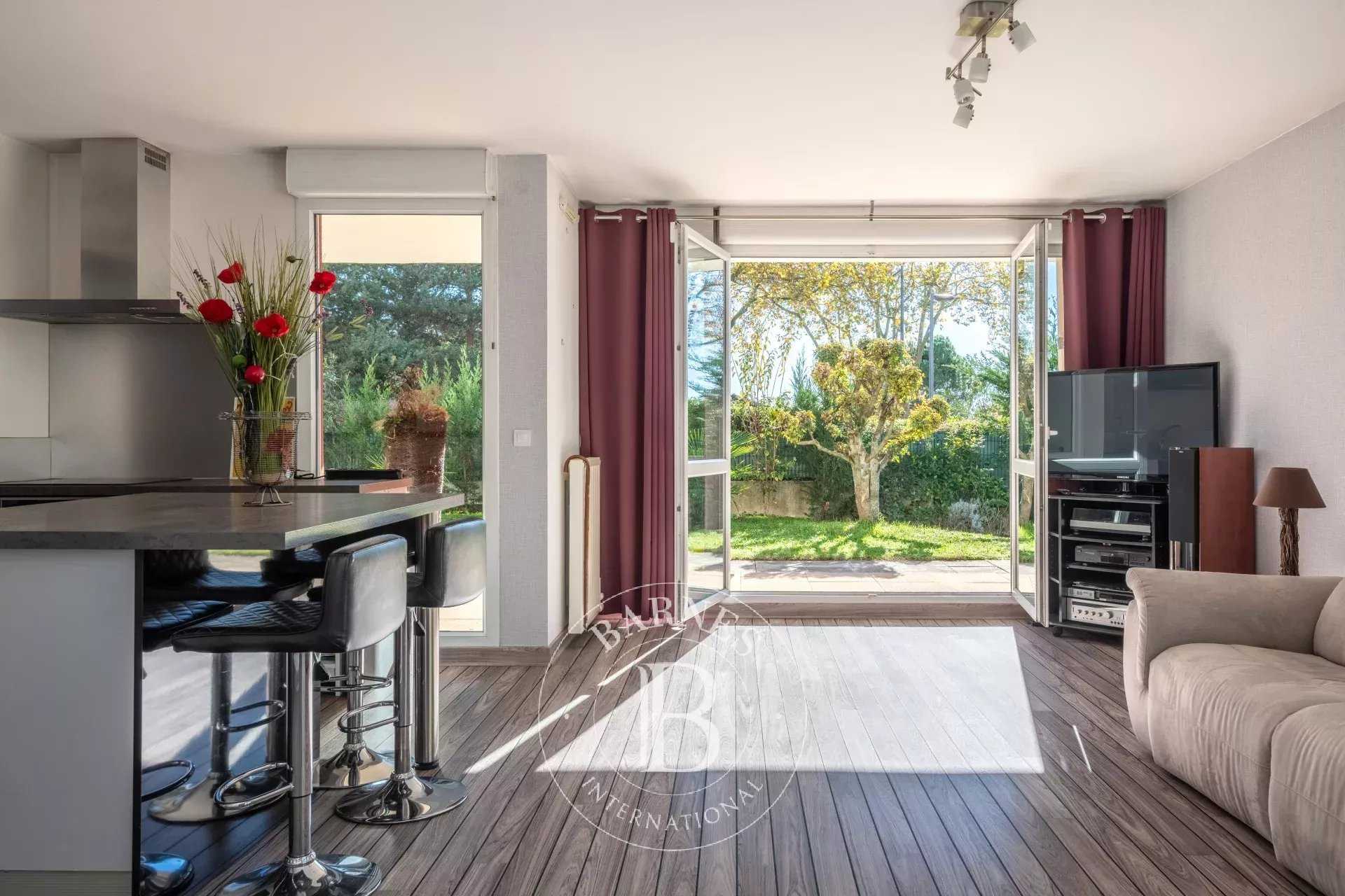 Caluire-et-Cuire  - Piso 4 Cuartos 3 Habitaciones