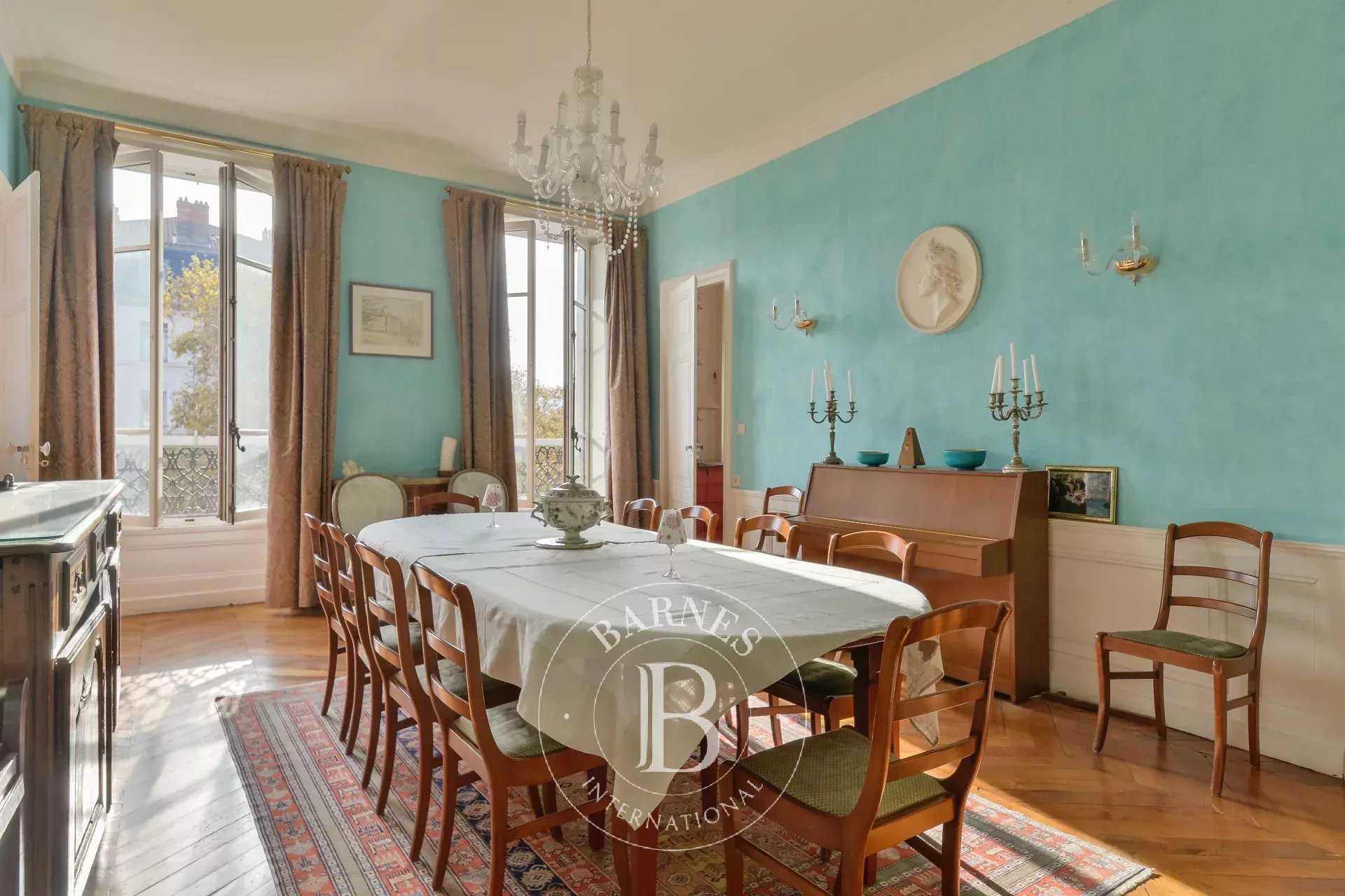 Lyon  - Appartement 11 Pi&egrave;ces 4 Chambres