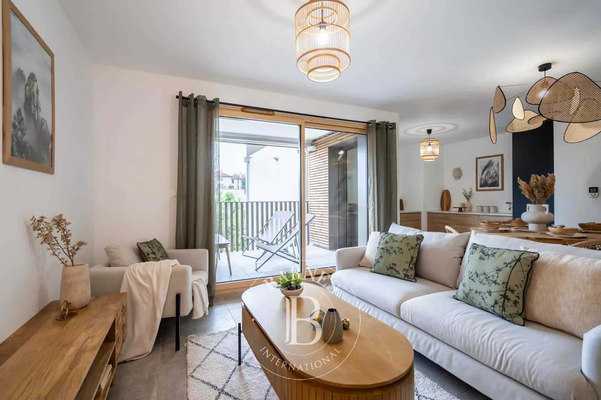 Lyon  - Apartment 2 Bedrooms