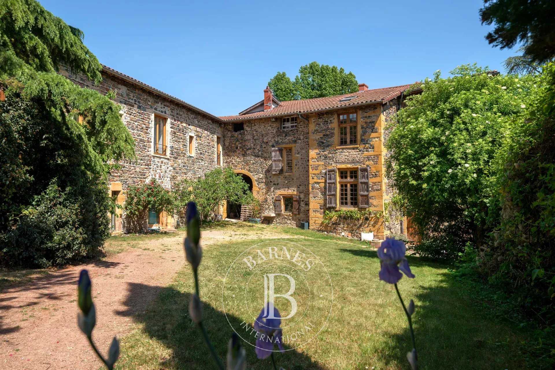 Savigny  - Maison 14 Pi&egrave;ces 9 Chambres