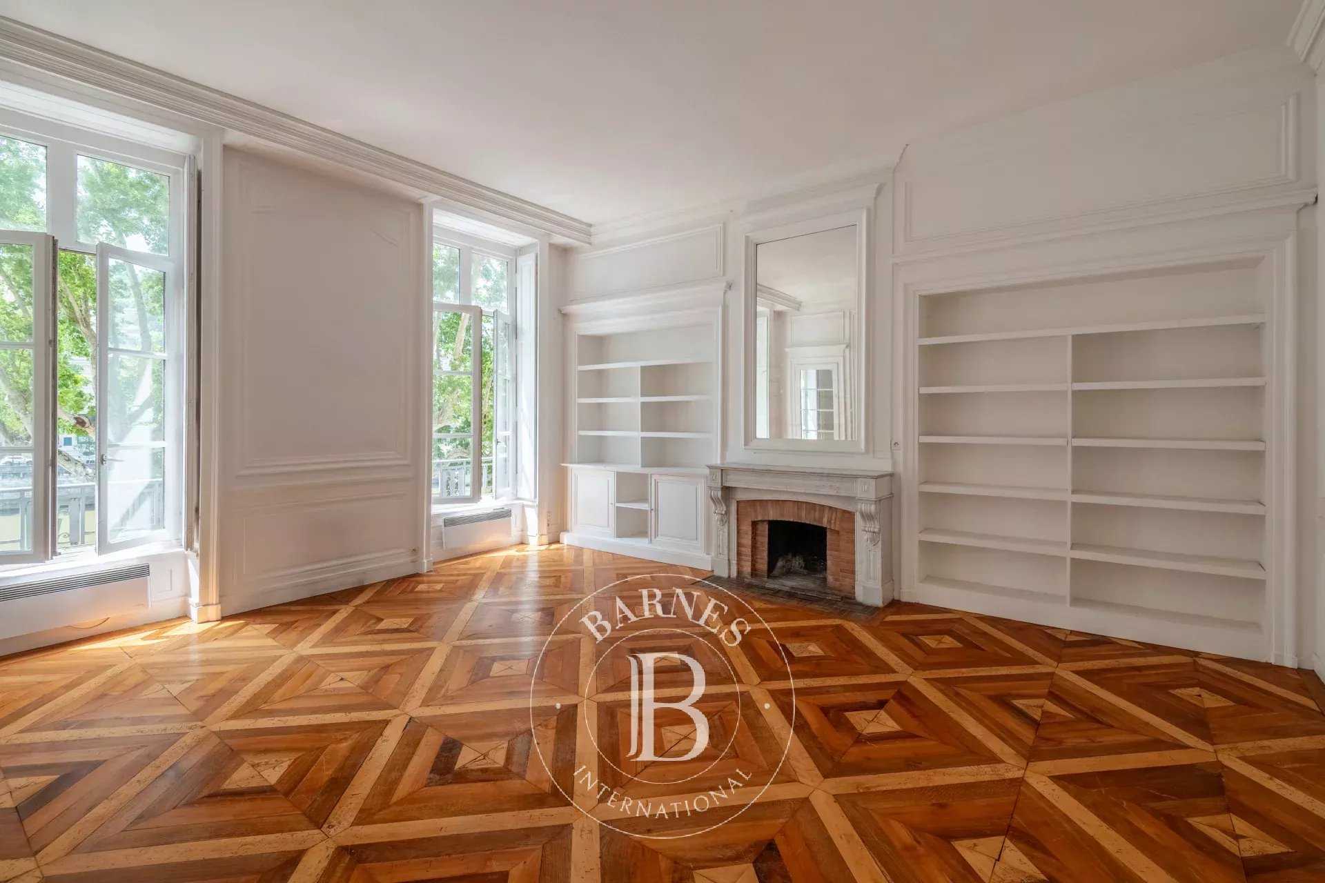 Lyon  - Apartment 3 Bedrooms