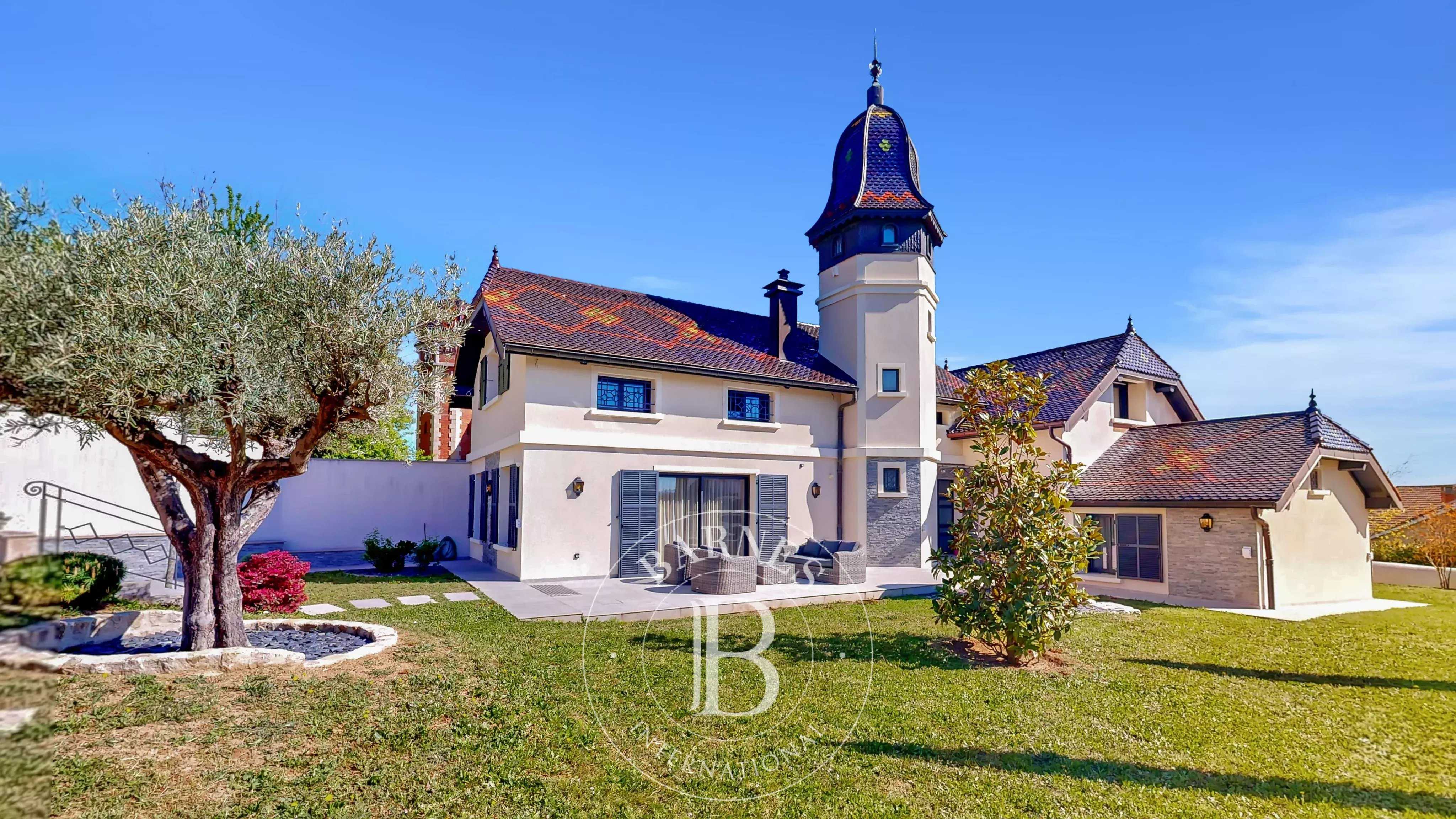 Vernaison  - Maison 6 Pi&egrave;ces 3 Chambres