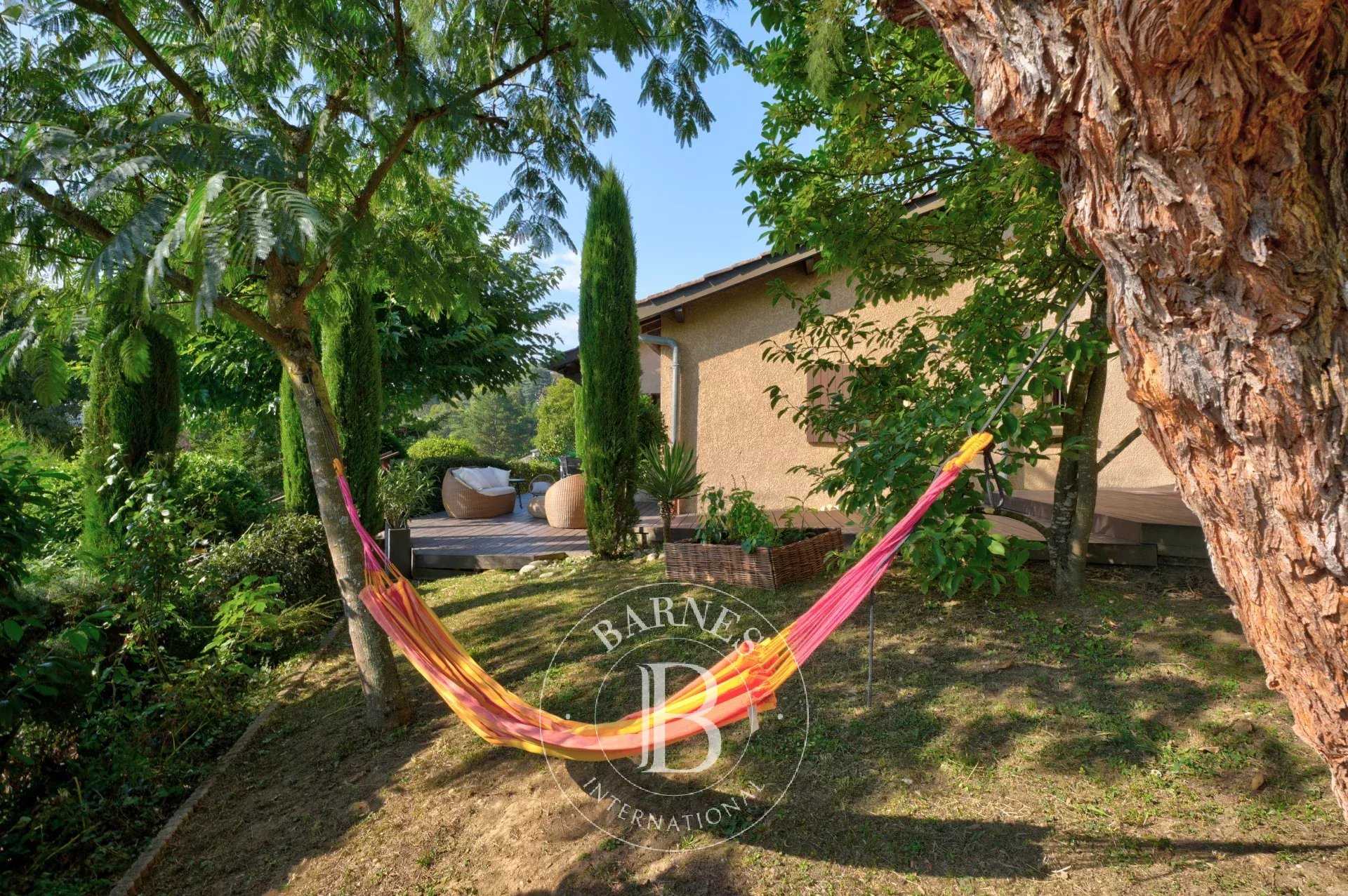 Tassin-la-Demi-Lune  - Maison 5 Pièces 4 Chambres