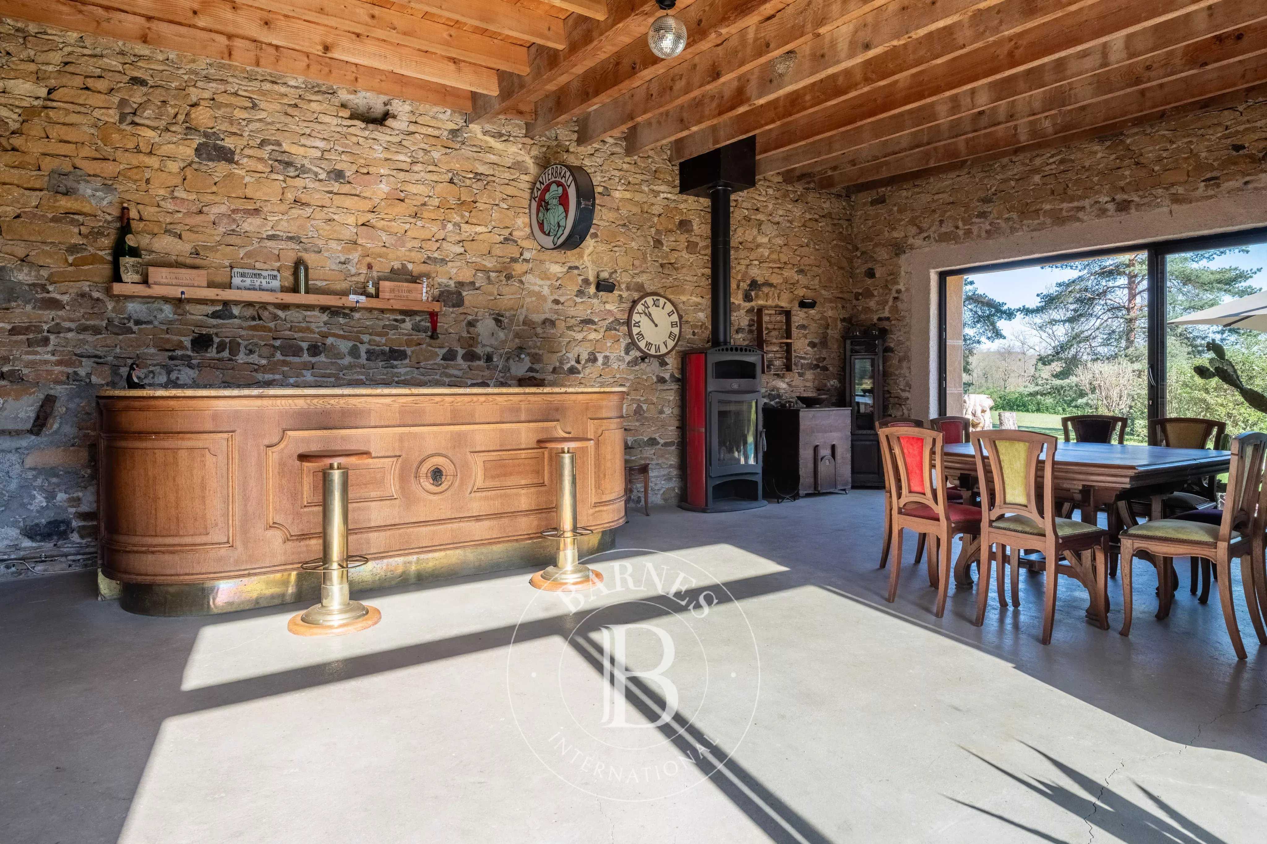 Bagnols  - Maison 10 Pi&egrave;ces 5 Chambres