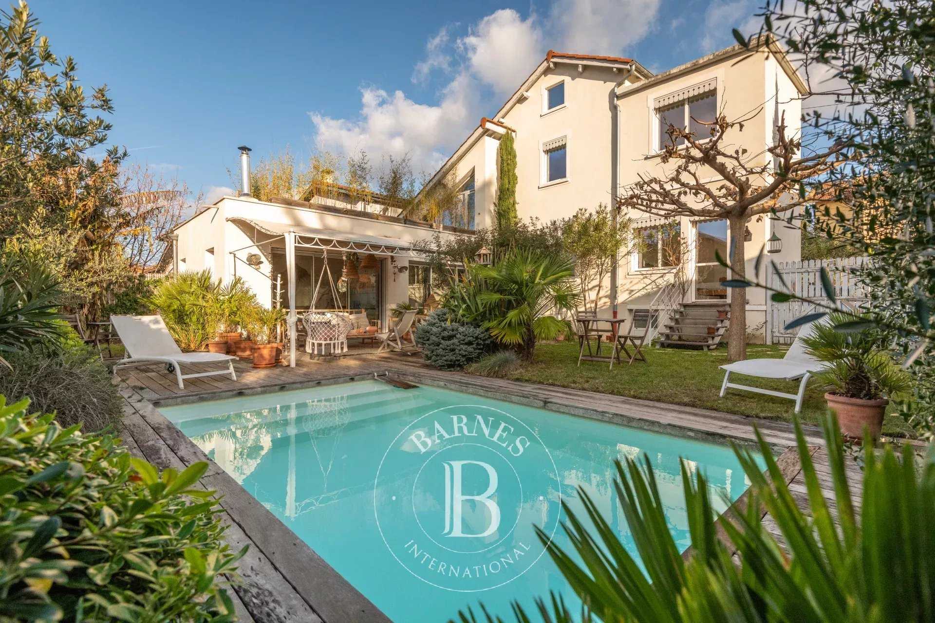 Tassin-la-Demi-Lune  - House 8 Bedrooms