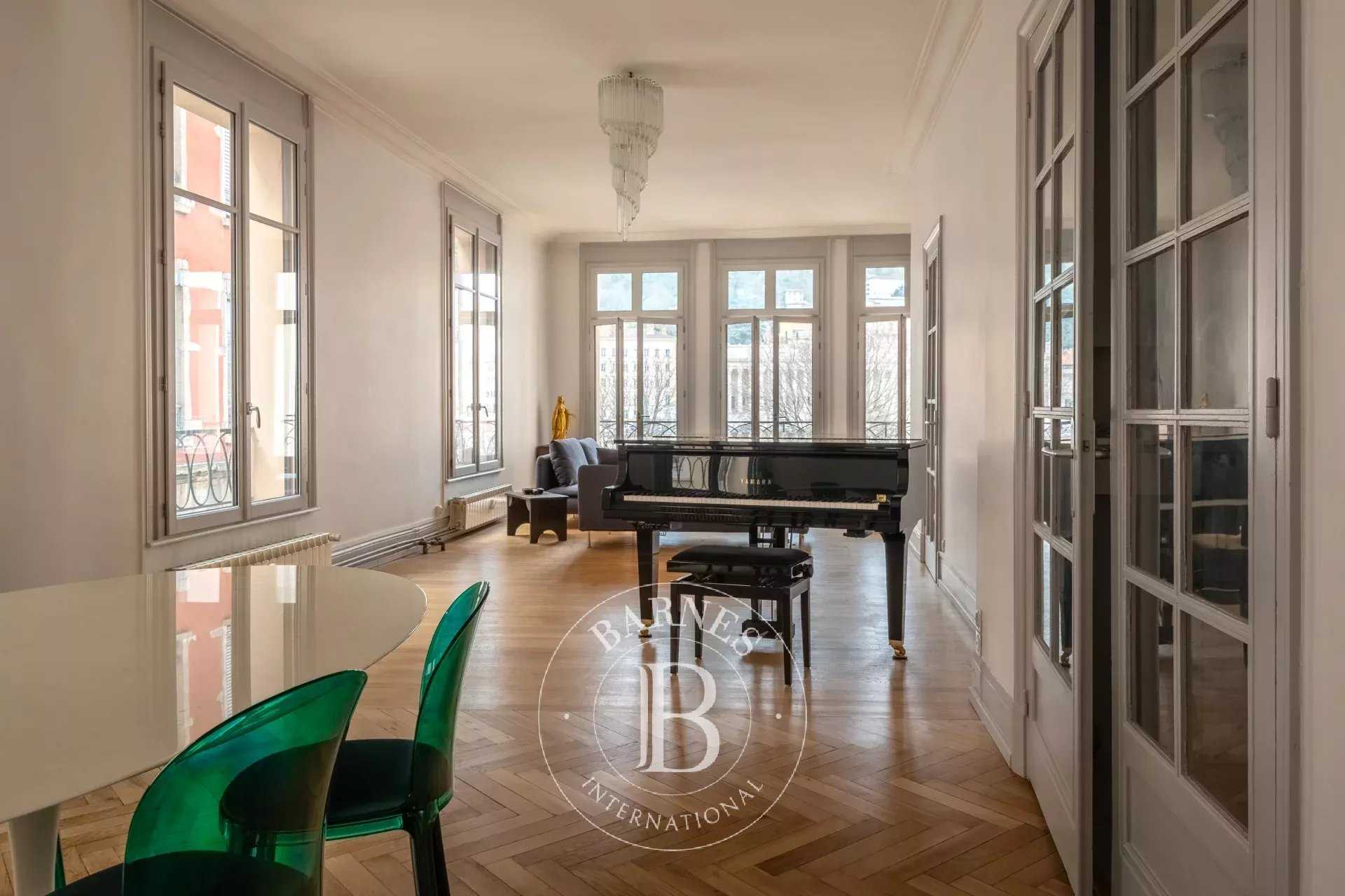 Lyon  - Appartement 5 Pi&egrave;ces 3 Chambres