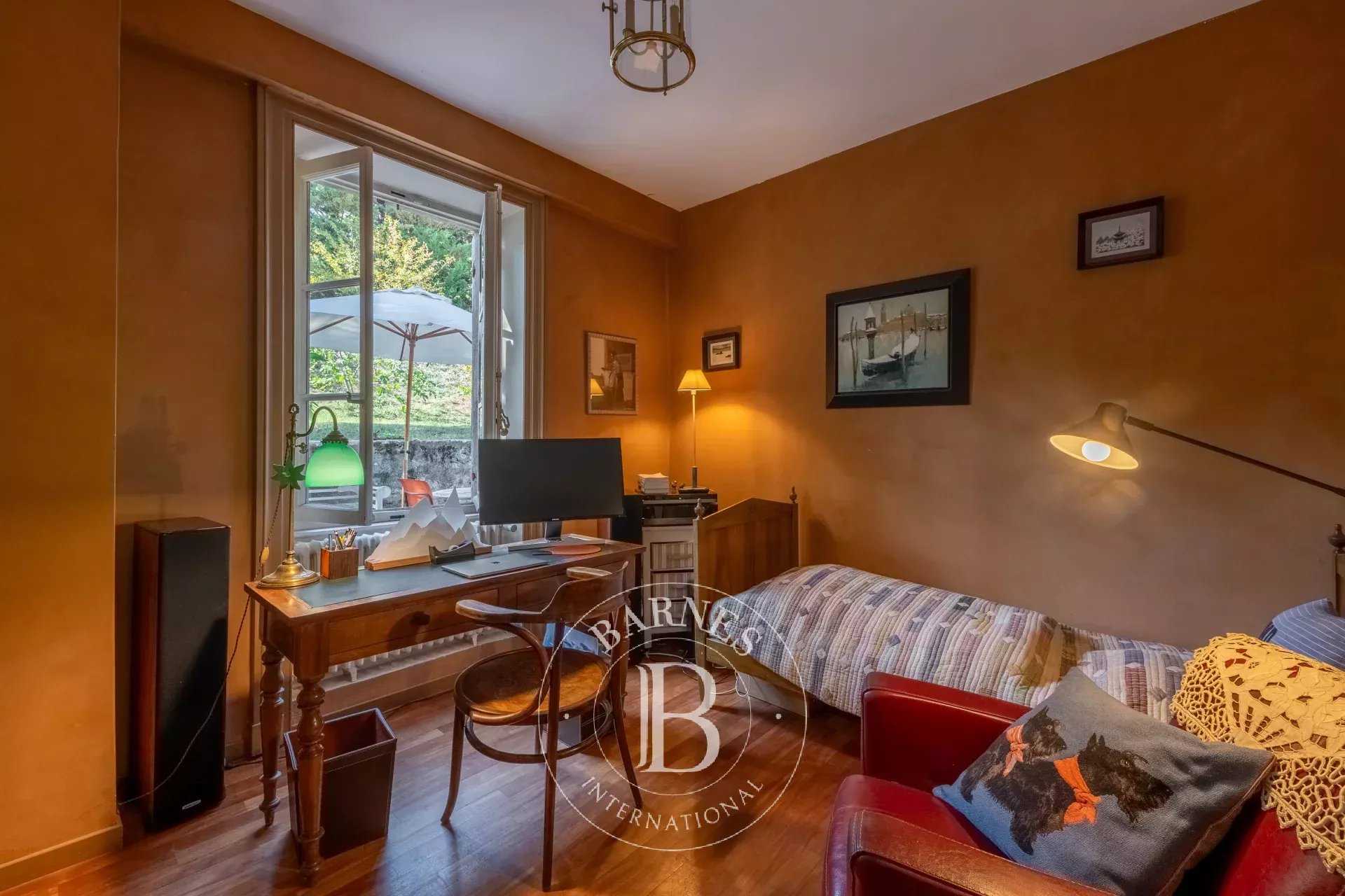 Saint-Genis-Laval  - Maison 7 Pièces 4 Chambres