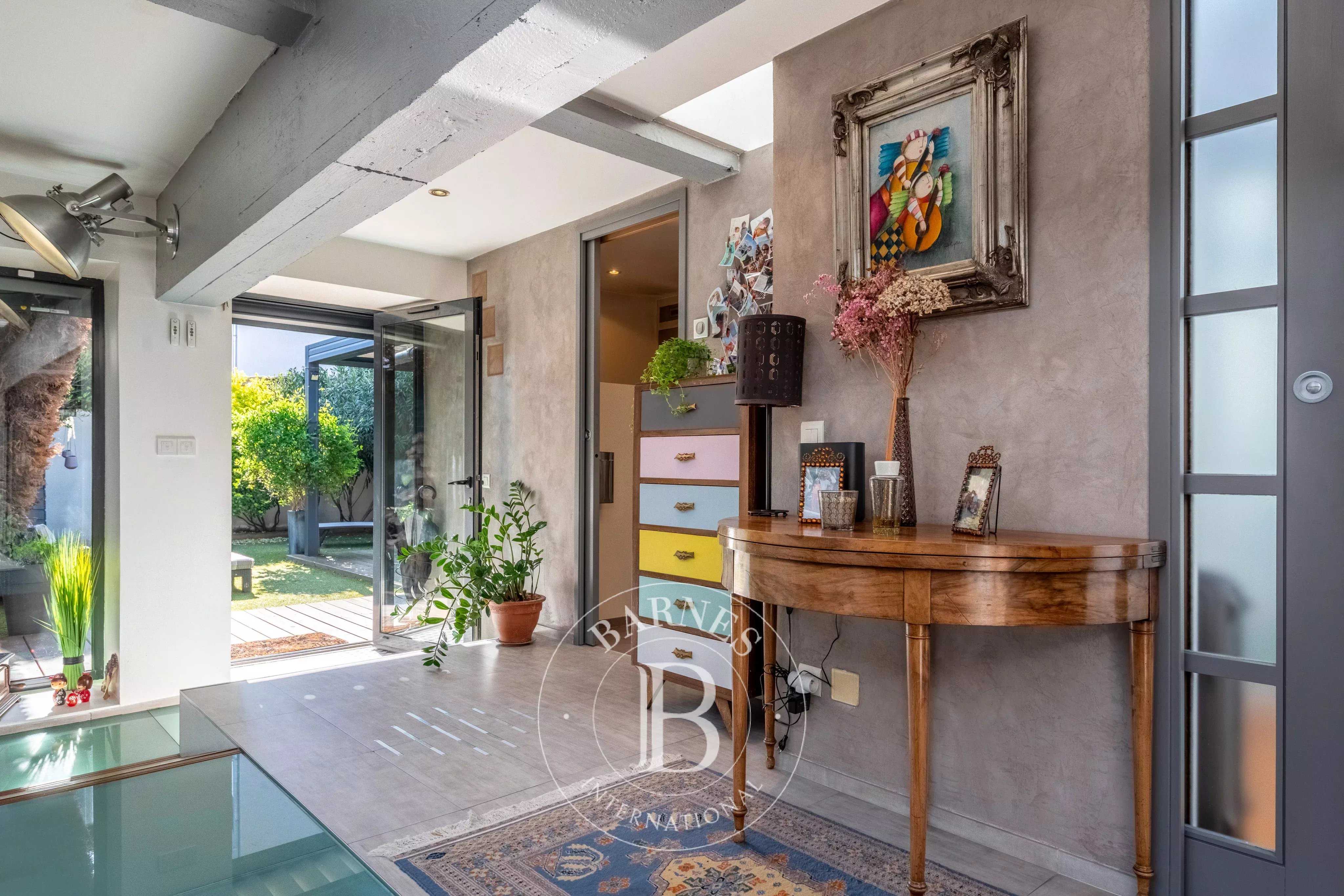 Oullins-Pierre-Bénite  - Appartement 6 Pi&egrave;ces 3 Chambres