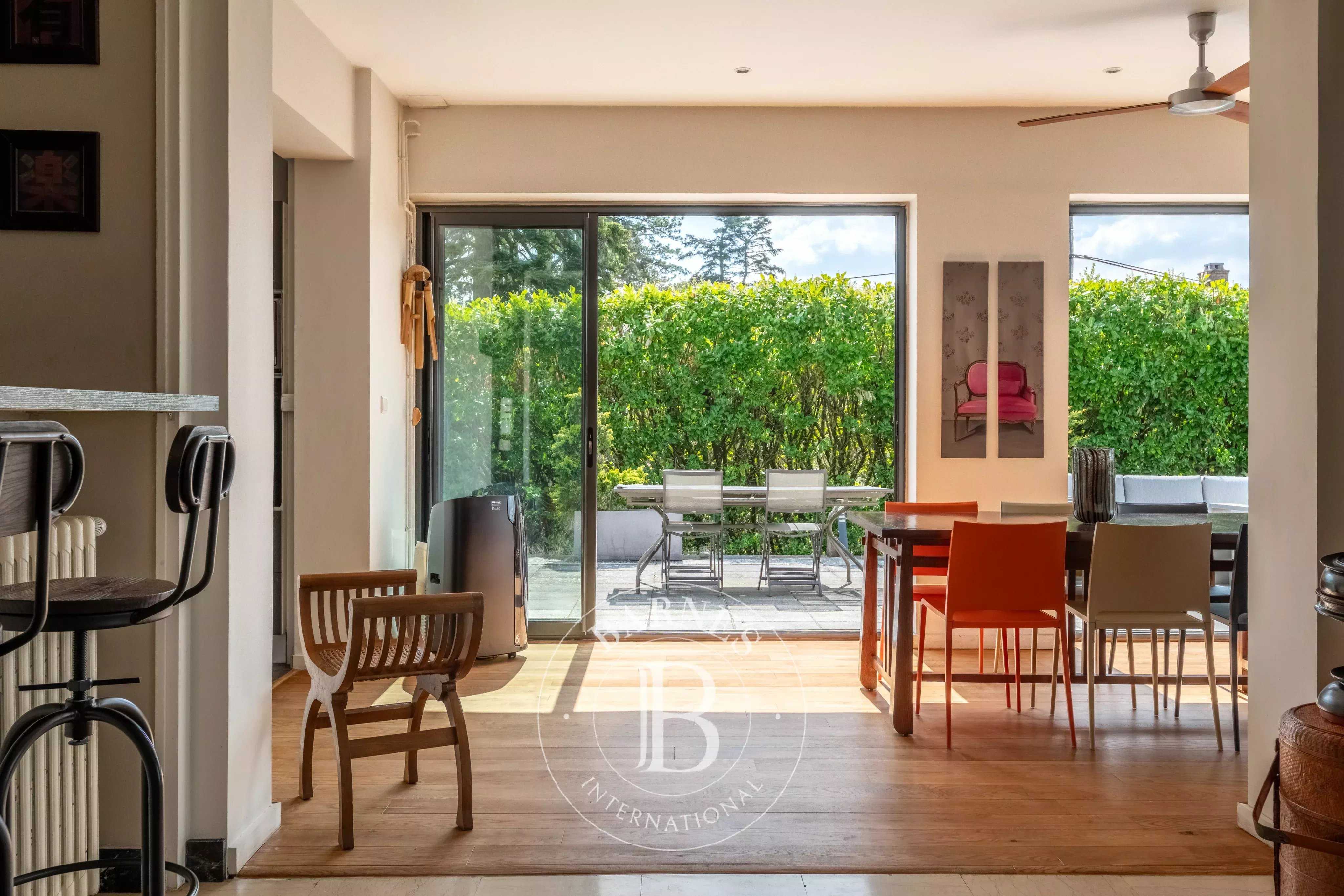 Saint-Didier-au-Mont-d'Or  - Maison 10 Pi&egrave;ces 4 Chambres