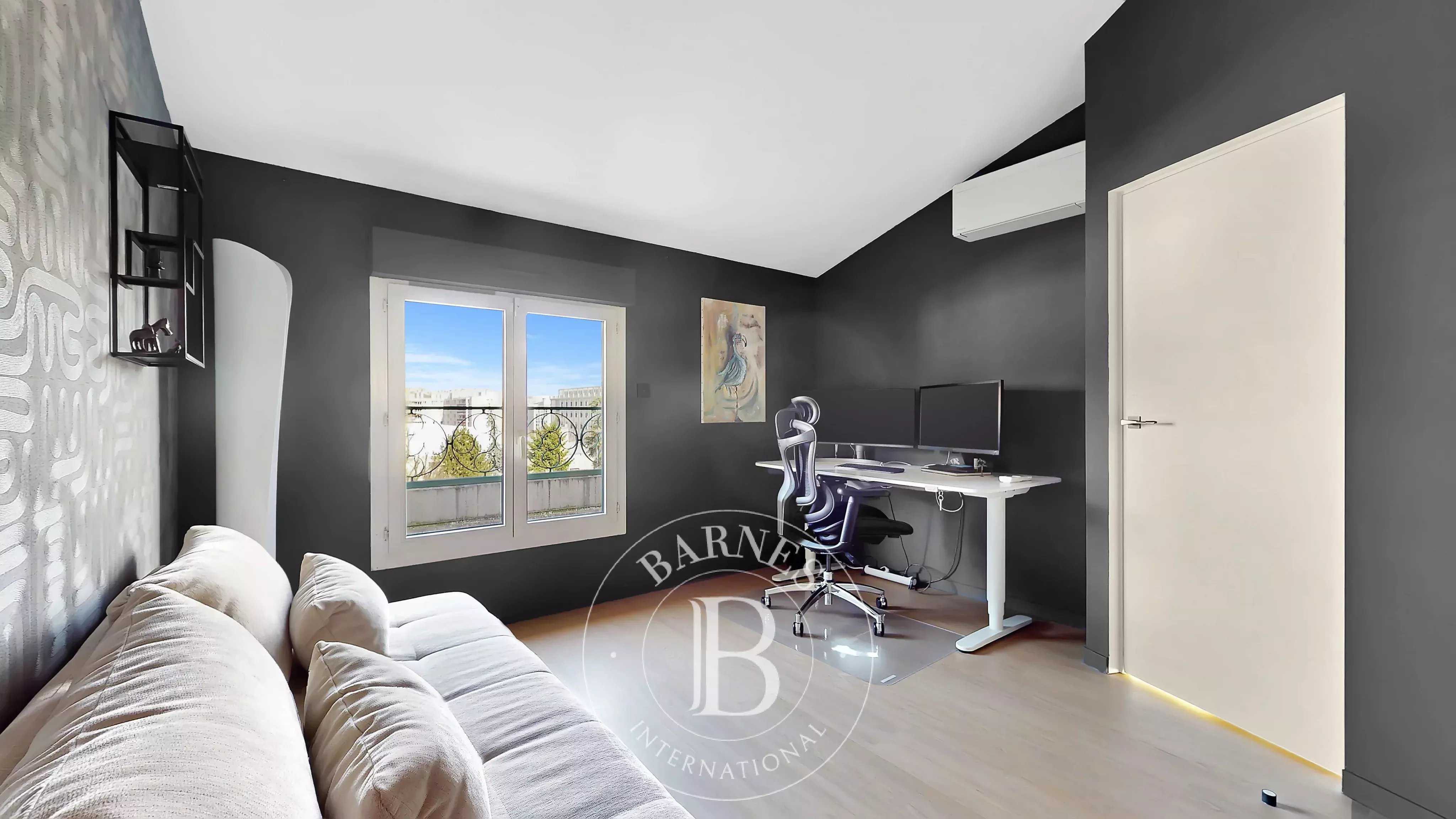 Lyon  - Appartement 5 Pi&egrave;ces 4 Chambres