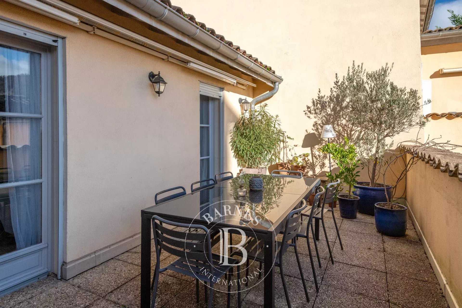 Limonest  - Apartment 2 Bedrooms