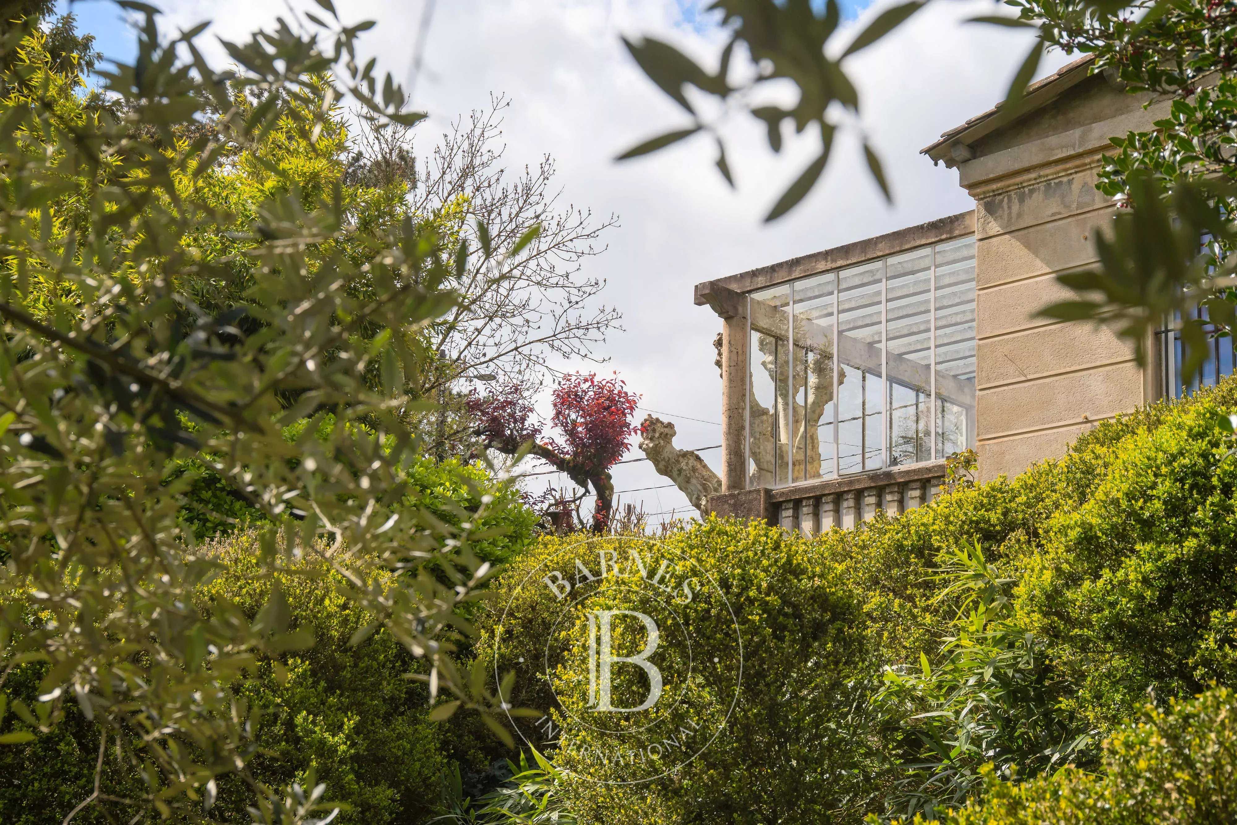 Collonges-au-Mont-d'Or  - Maison 10 Pi&egrave;ces 7 Chambres
