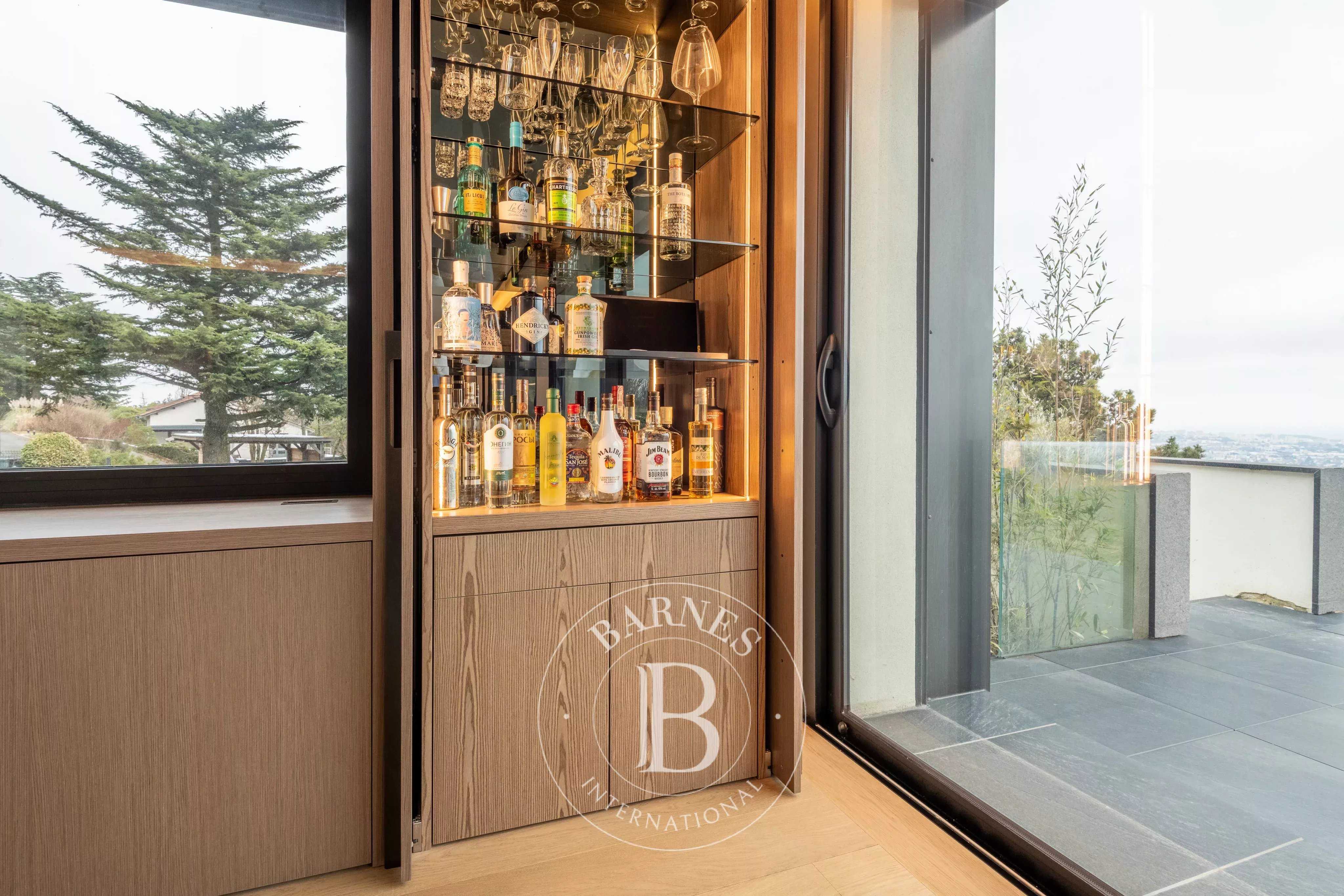 Saint-Cyr-au-Mont-d'Or  - Property 3 Bedrooms