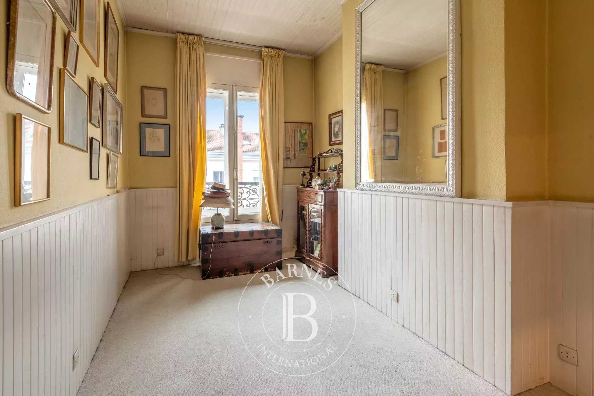 Lyon  - Piso 5 Cuartos 3 Habitaciones