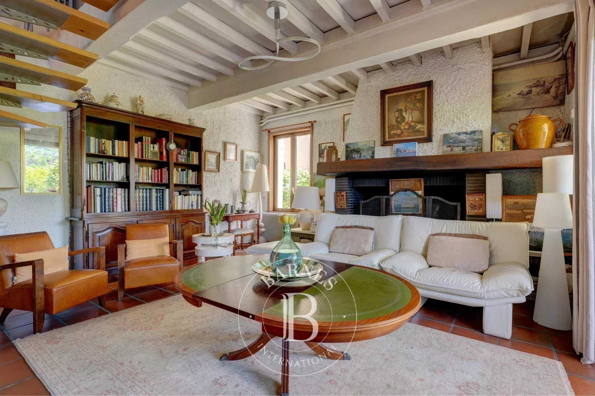 Caluire-et-Cuire  - Apartment 3 Bedrooms