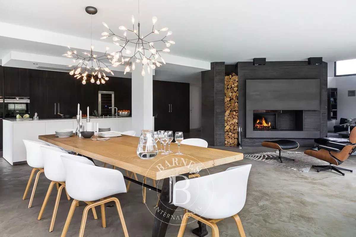 Lyon  - Maison 7 Pi&egrave;ces 5 Chambres