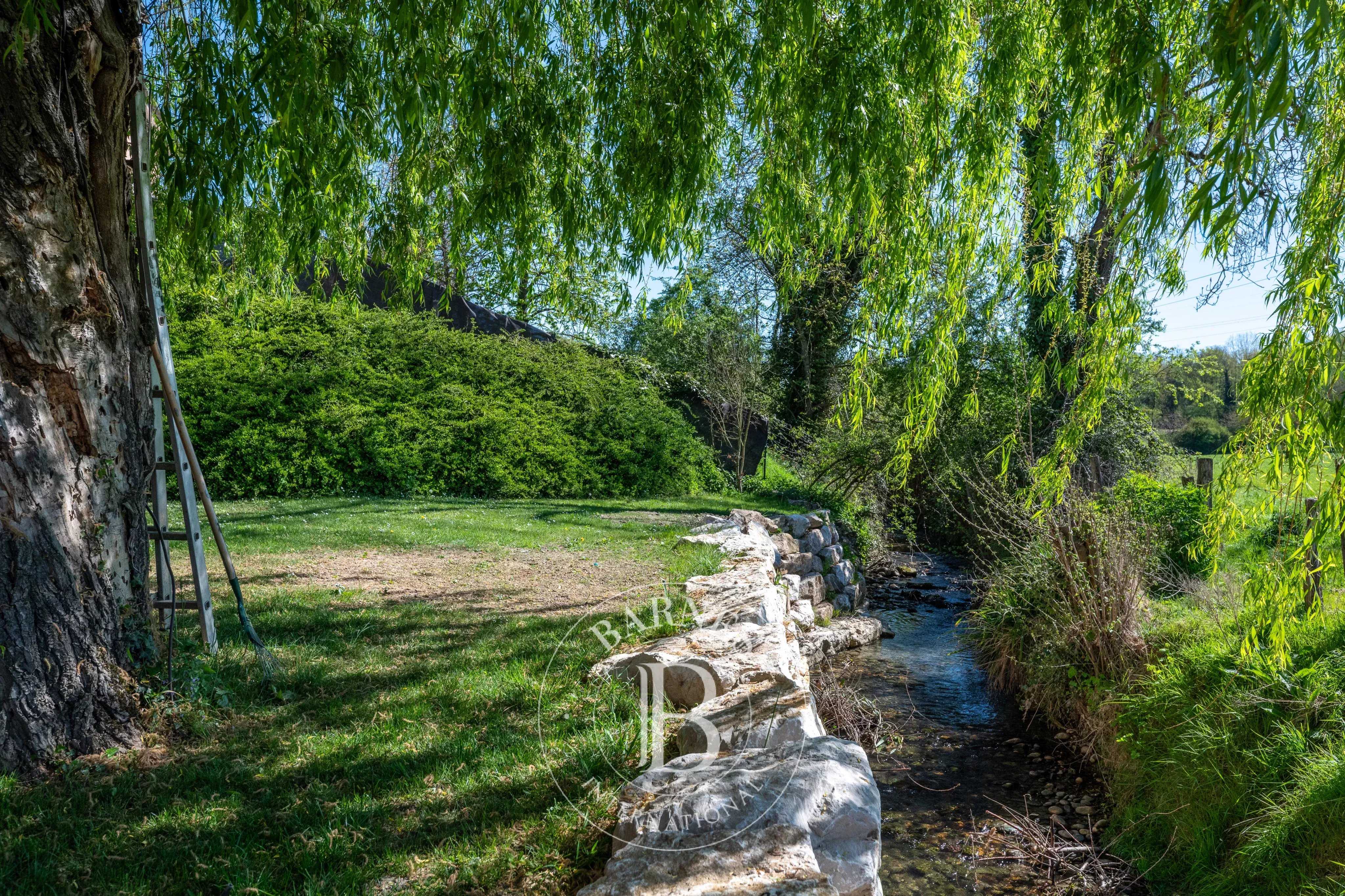 Massieux  - Maison de village 6 Pi&egrave;ces 3 Chambres