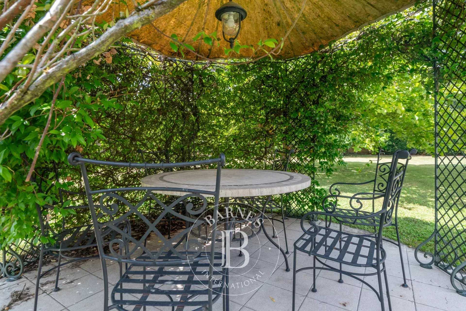 Collonges-au-Mont-d'Or  - Maison 7 Pi&egrave;ces 5 Chambres