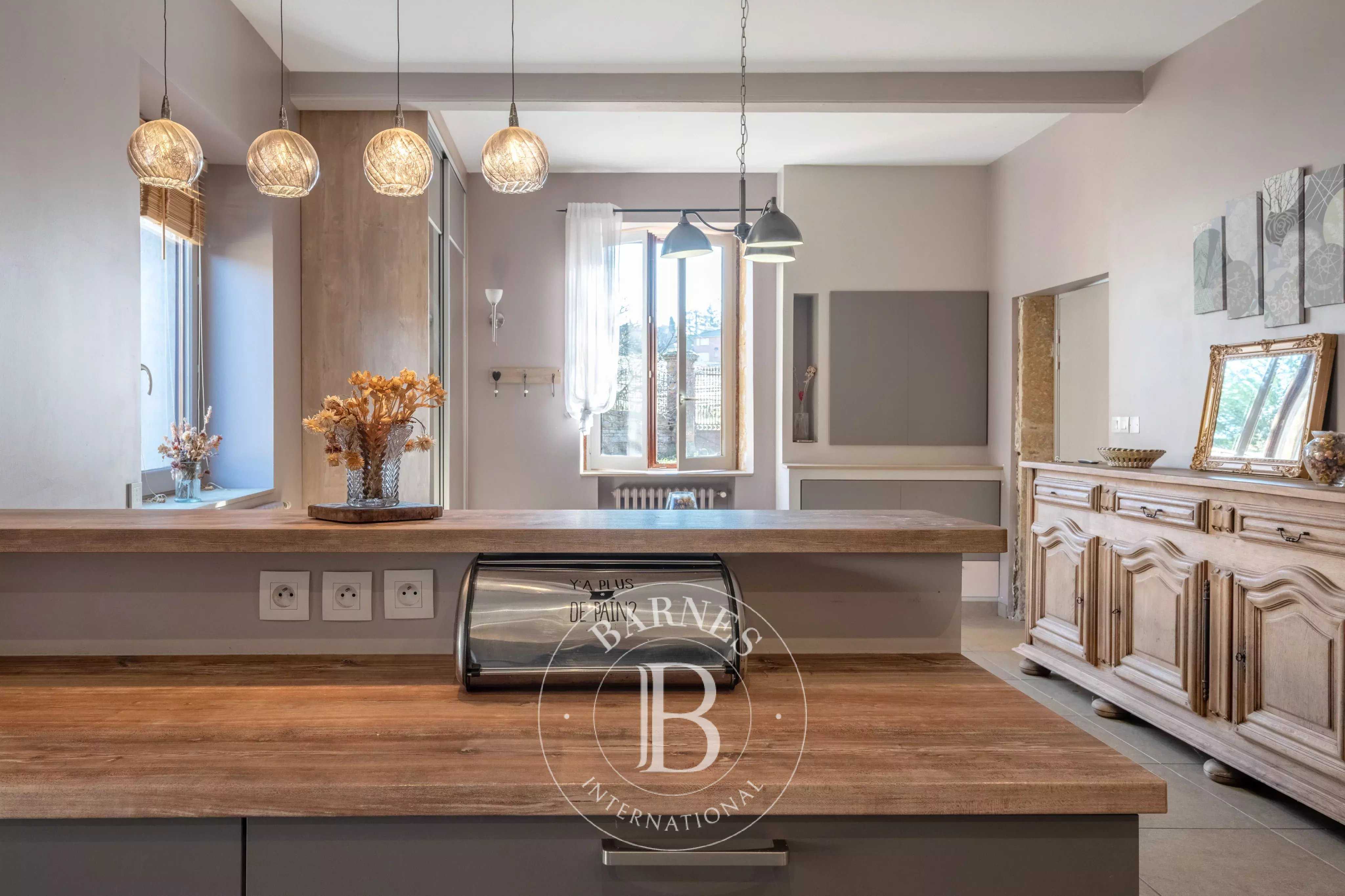 Sarcey  - Maison 7 Pi&egrave;ces 4 Chambres