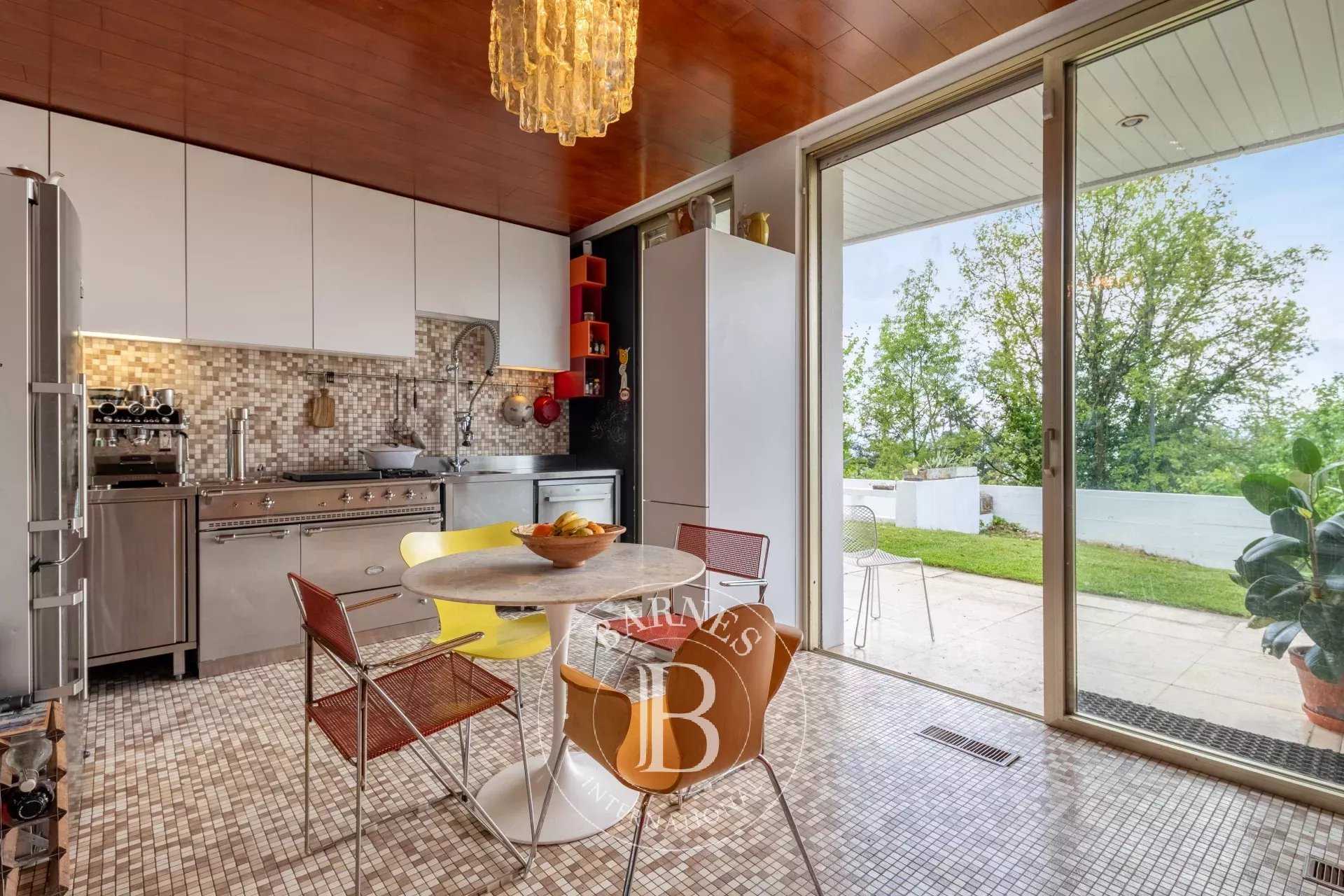 Limonest  - Maison 7 Pi&egrave;ces 4 Chambres